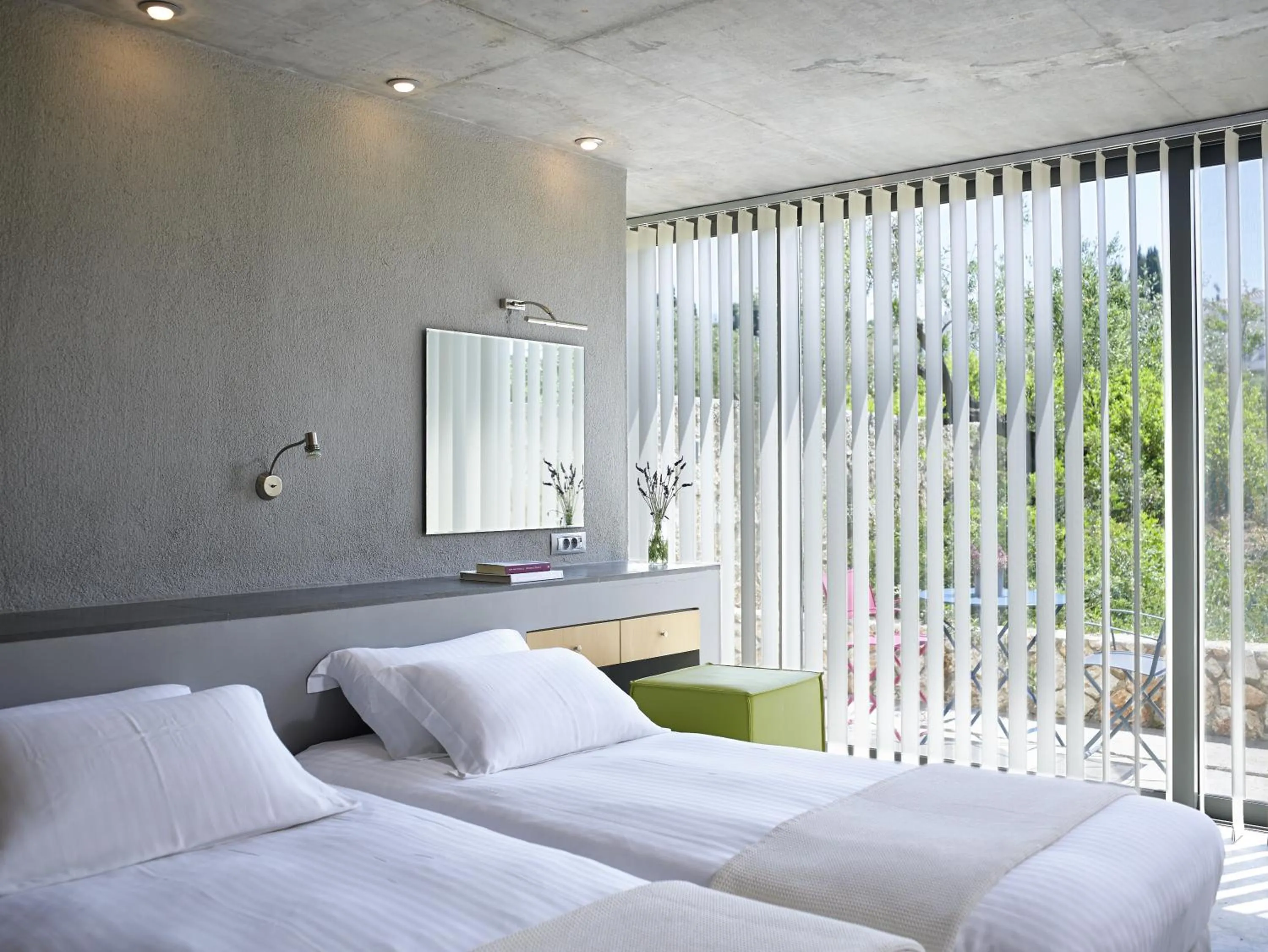 Bed in Leivatho Hotel