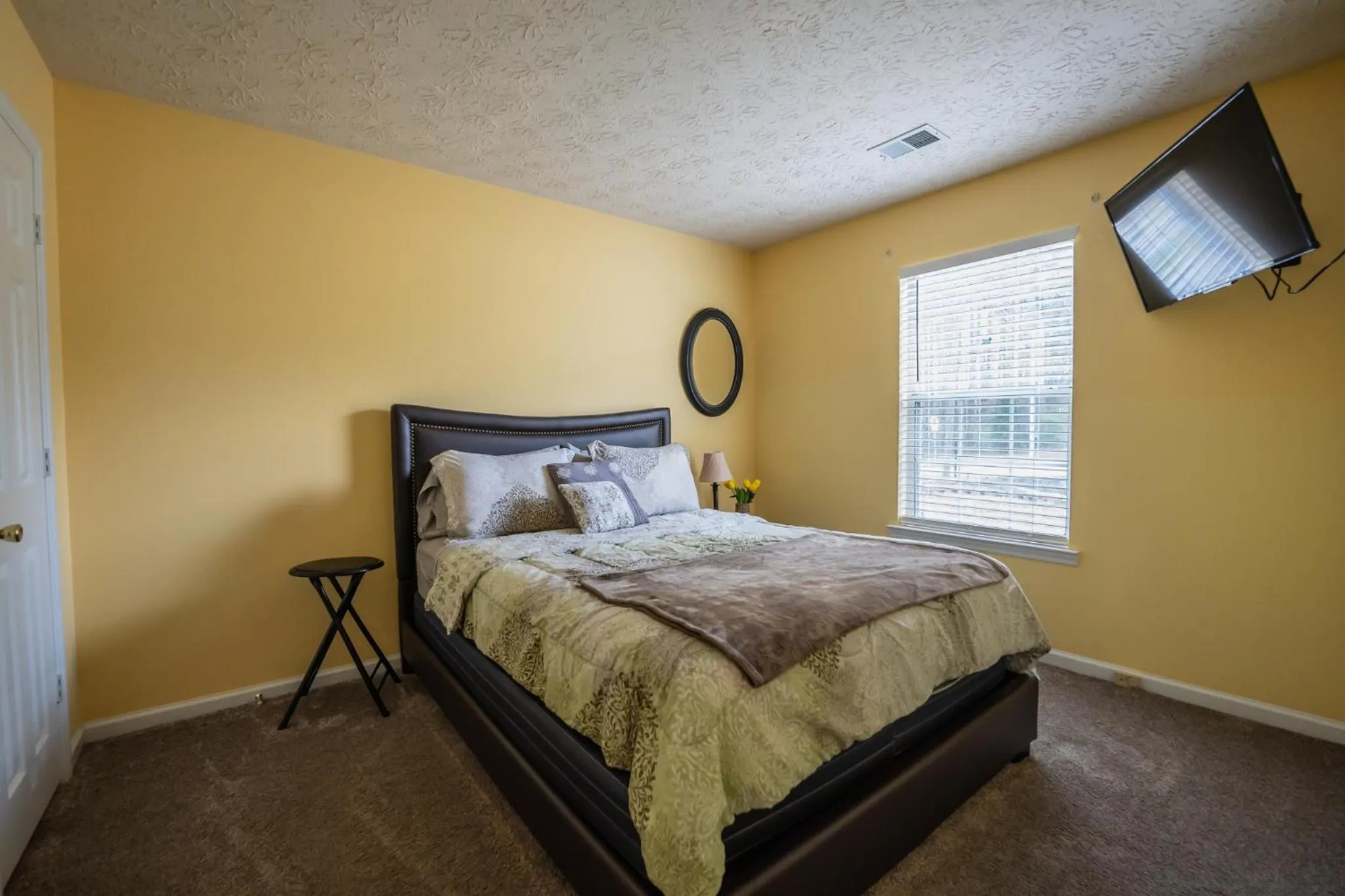 Bedroom, Bed in K & C Mountain View Cottage