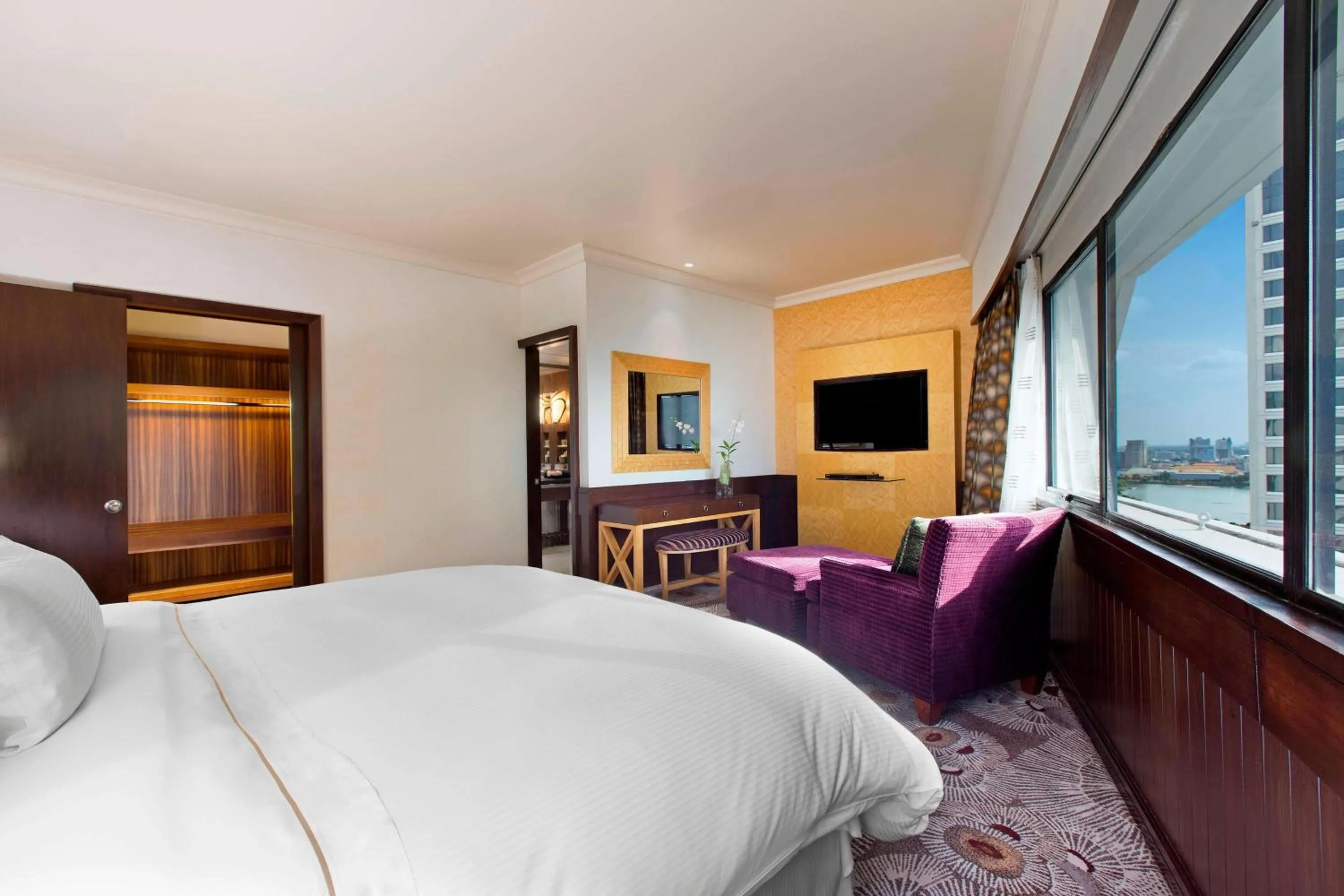 Bedroom, Bed in The Westin Grande Sukhumvit, Bangkok