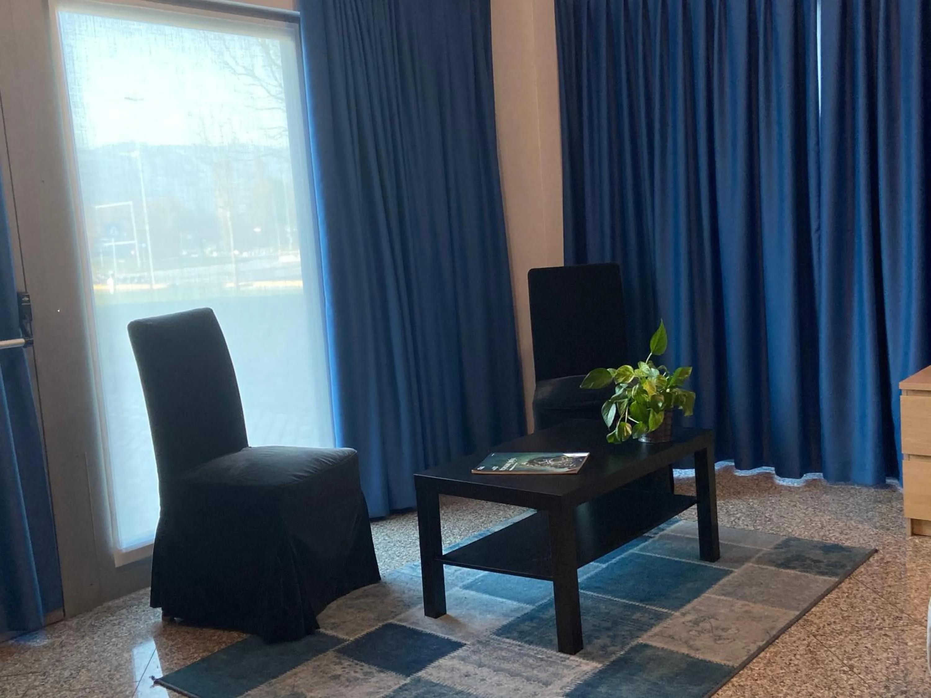 Seating area in Hotel Santa Giulia