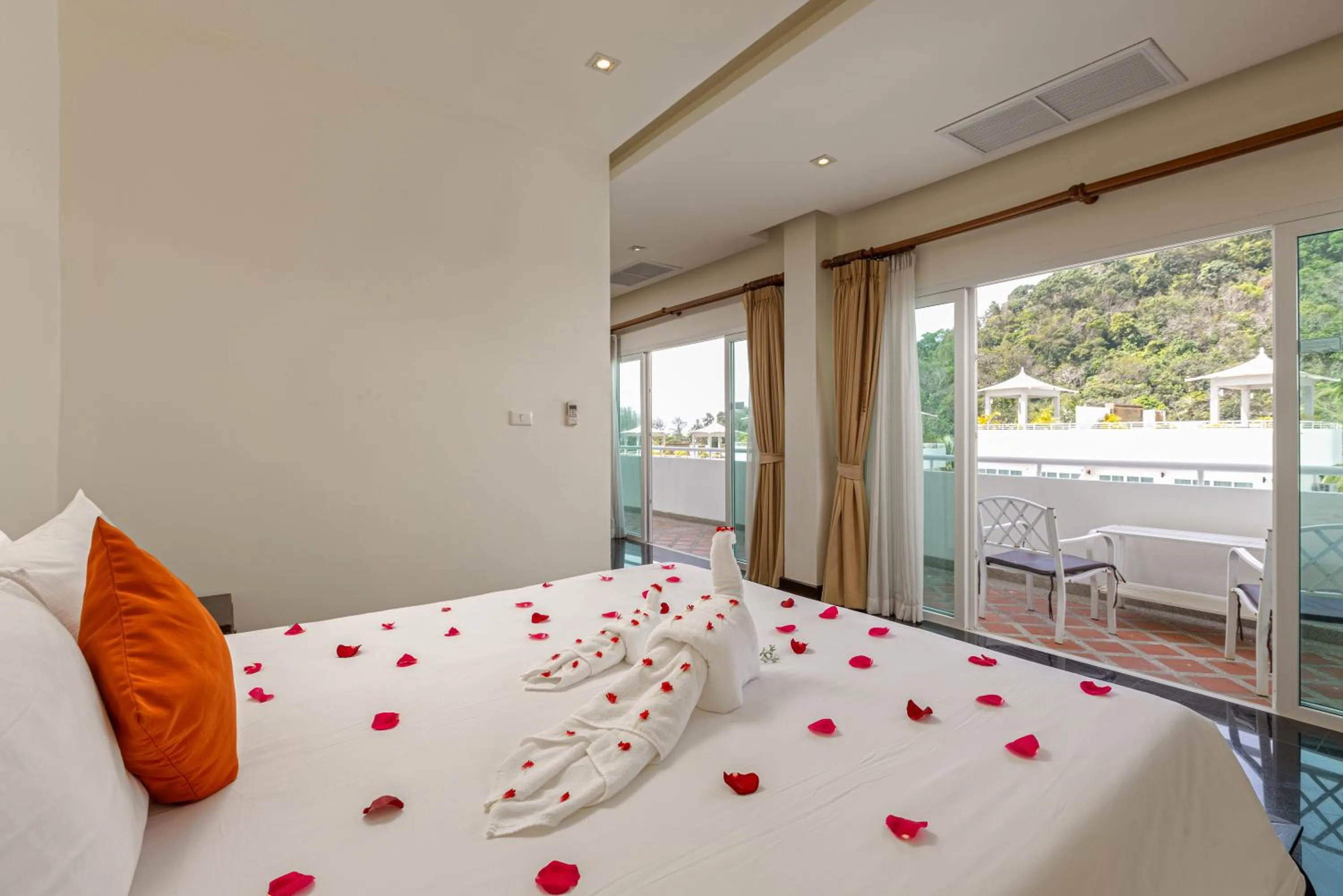Bedroom, Bed in Phunawa Resort Phuket Karon Beach - SHA Plus