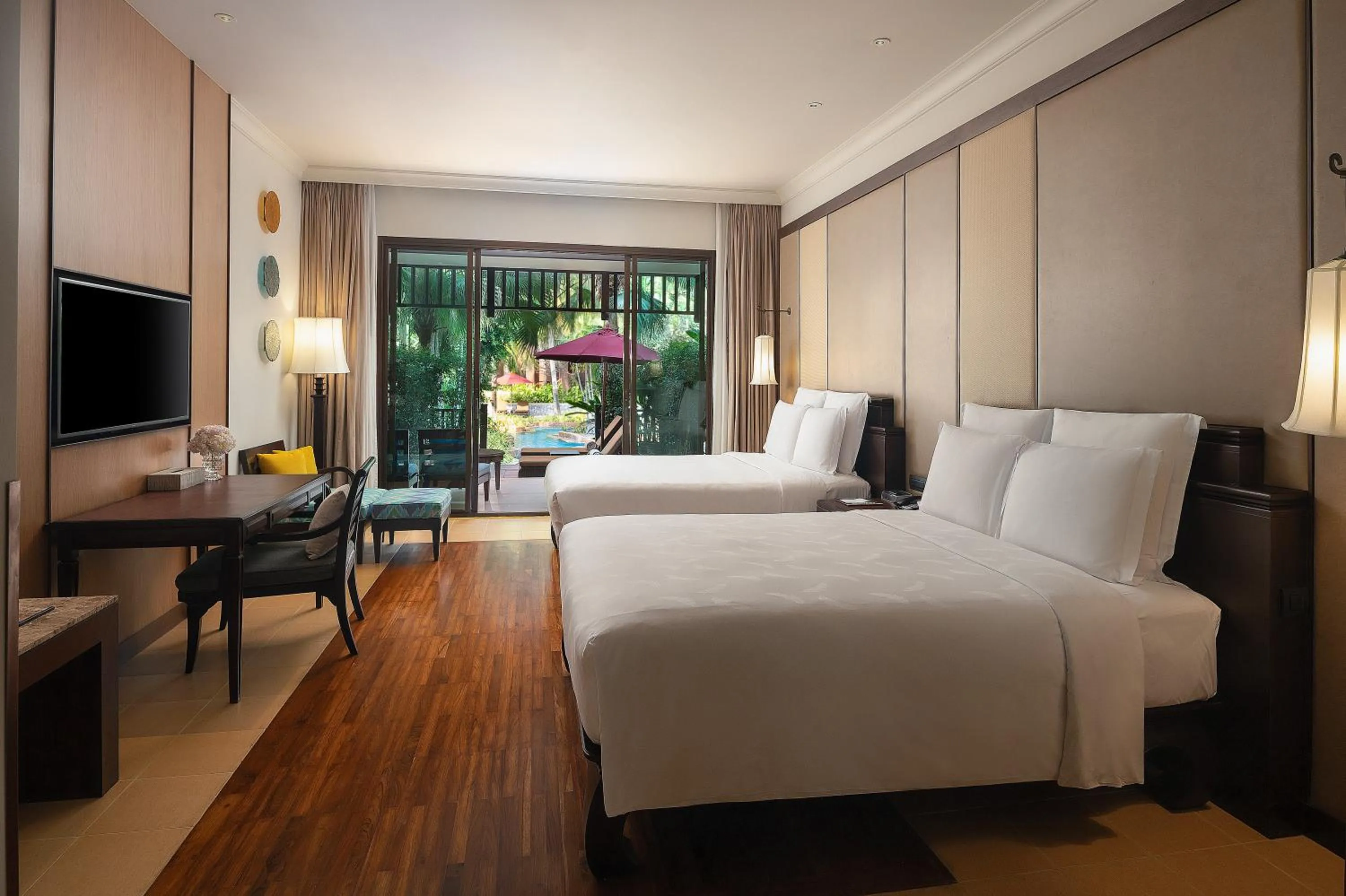 Photo of the whole room, Bed in InterContinental Pattaya Resort by IHG