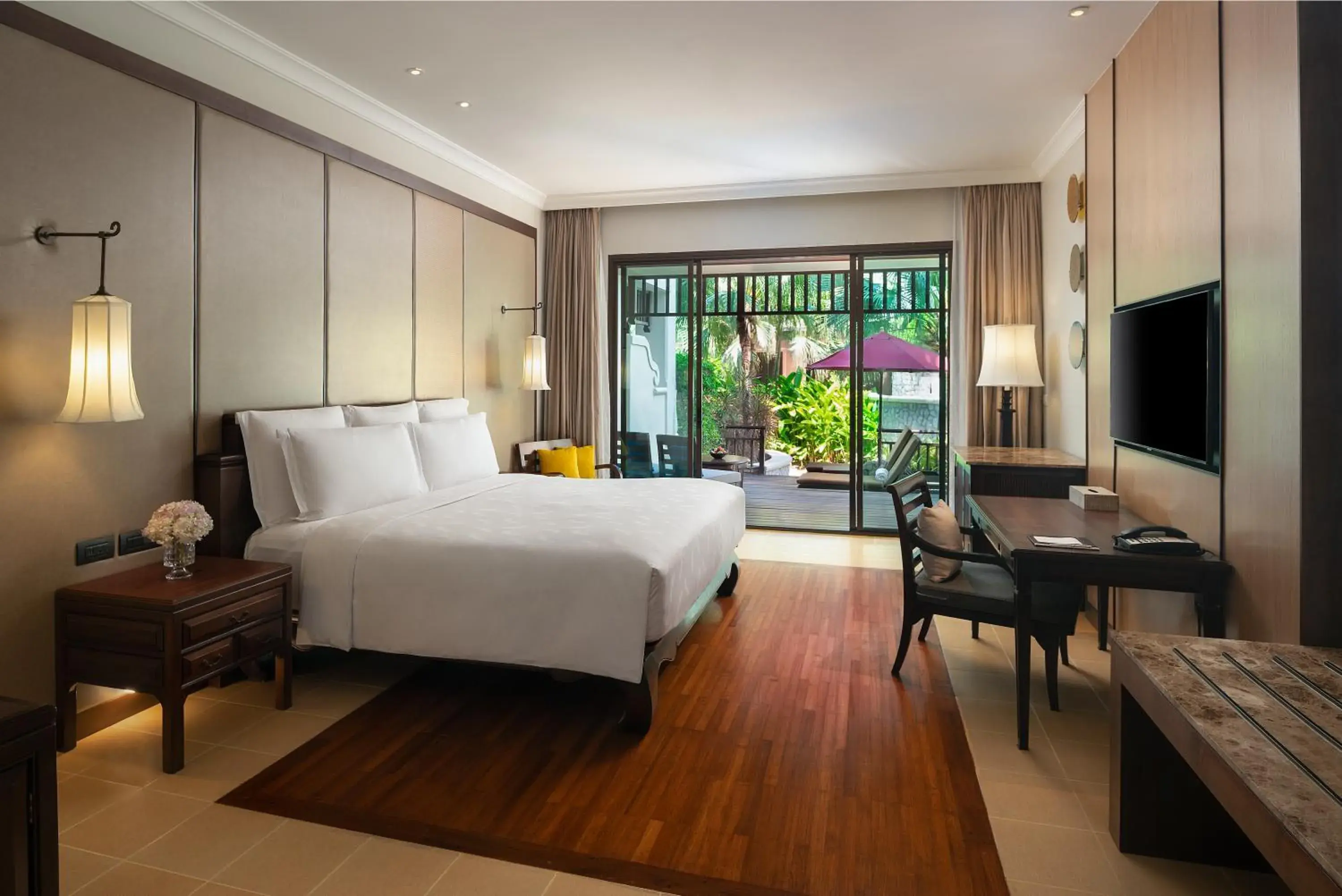 Premium King Room with Garden View and Terrace Access in InterContinental Pattaya Resort by IHG Premium King Room with Garden View and Terrace Access in InterContinental Pattaya Resort by IHG