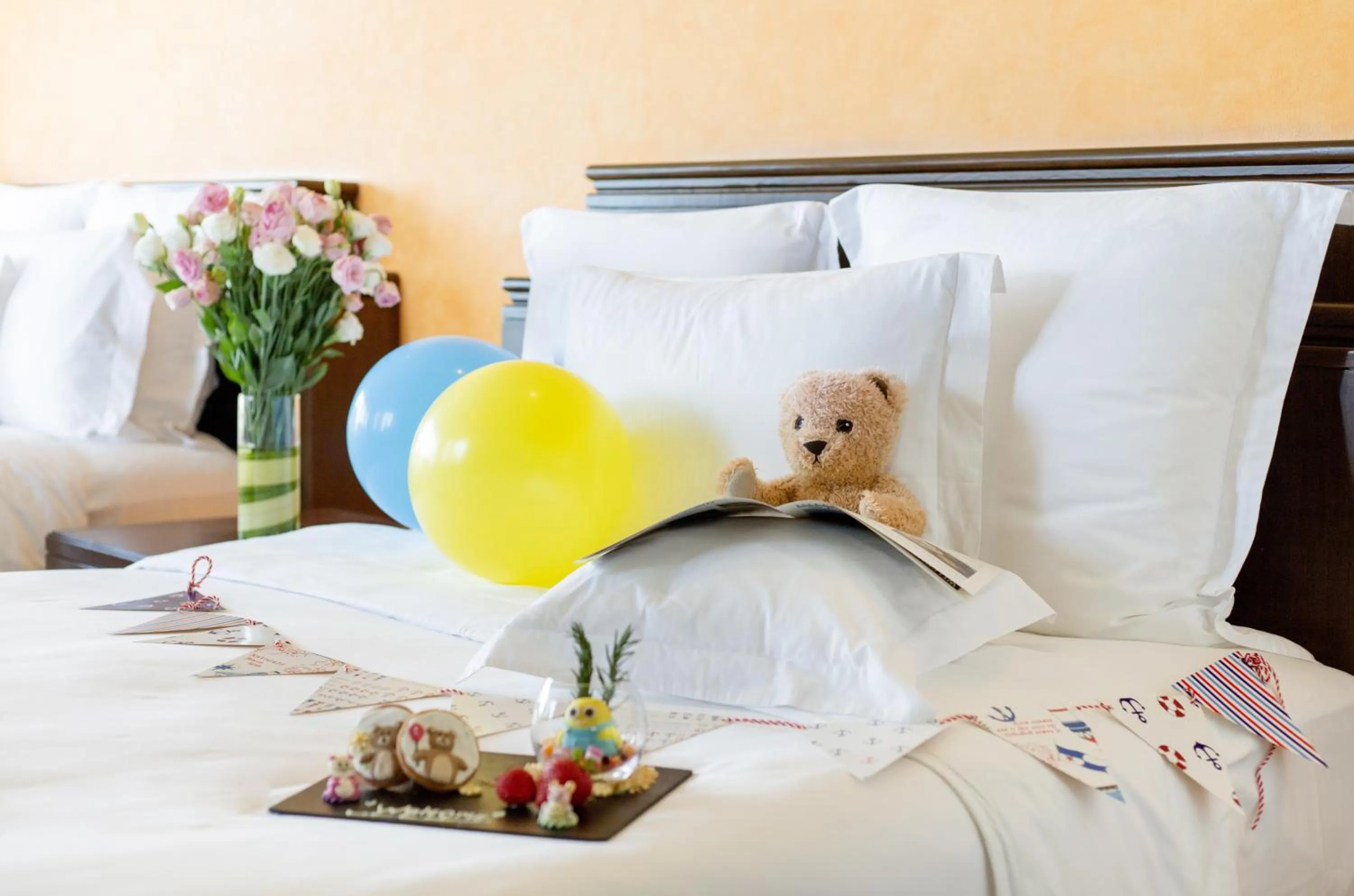 Photo of the whole room, Bed in InterContinental Pattaya Resort by IHG