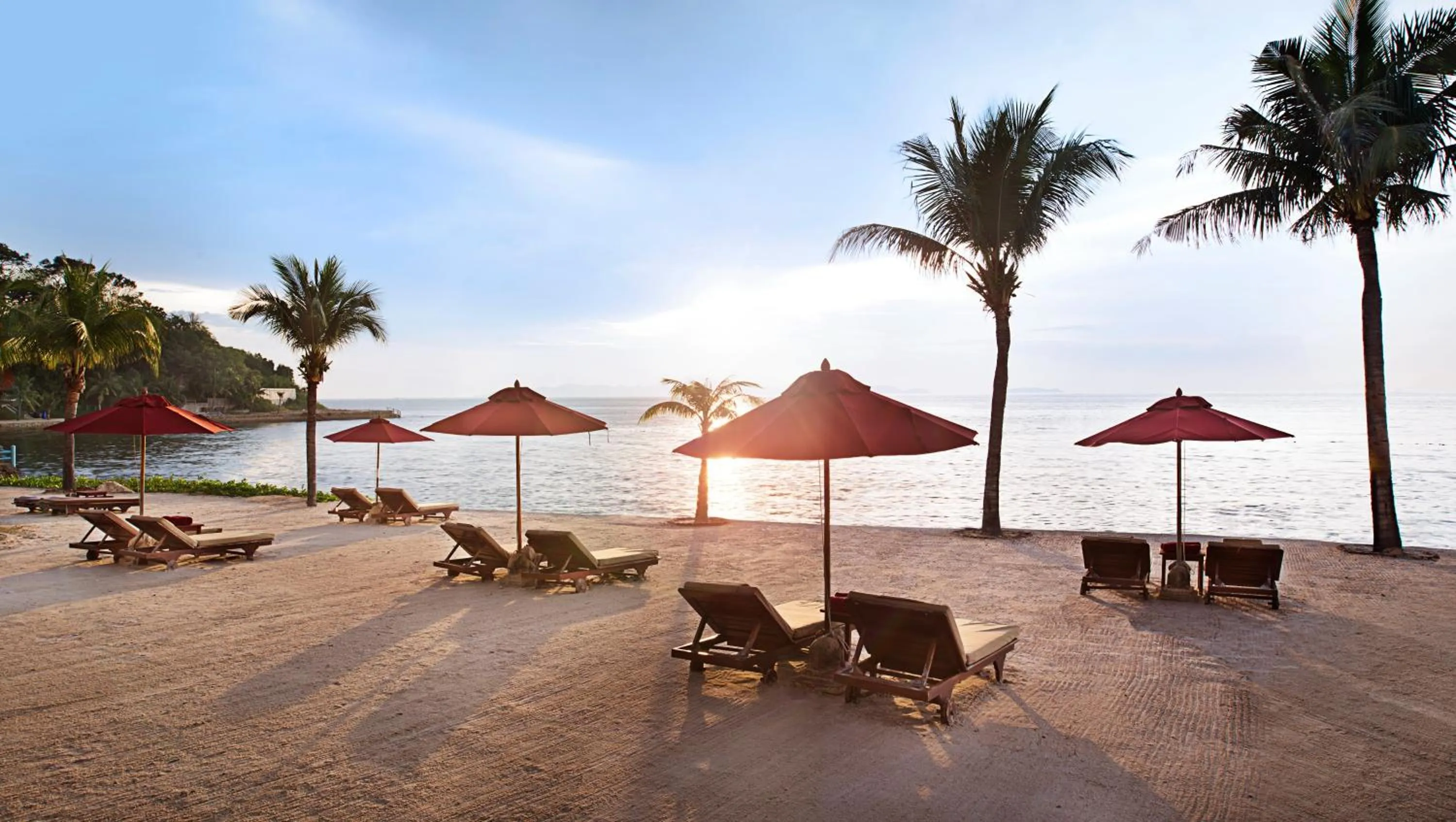 Beach in InterContinental Pattaya Resort by IHG