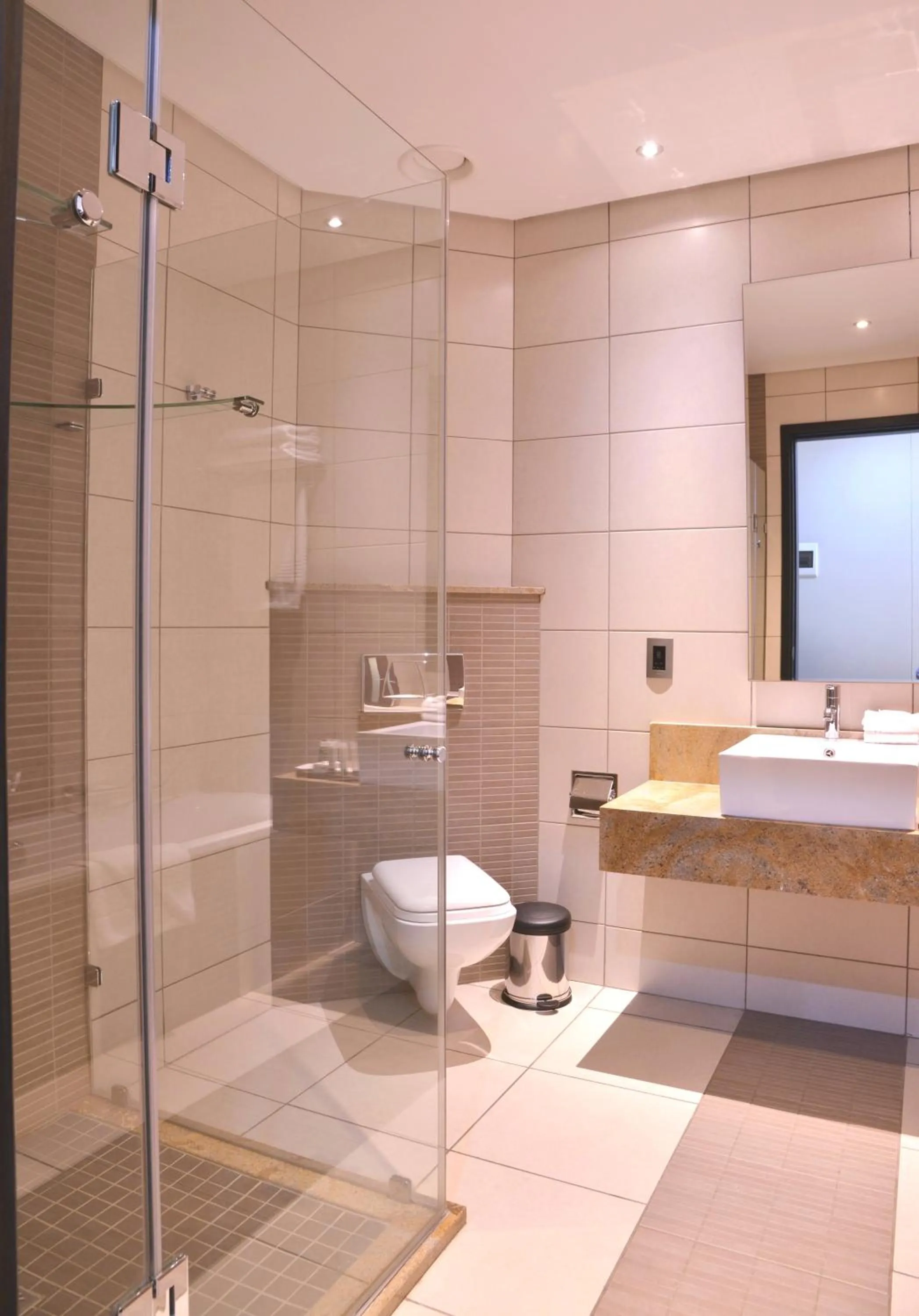 Bathroom in Premier Hotel O.R. Tambo