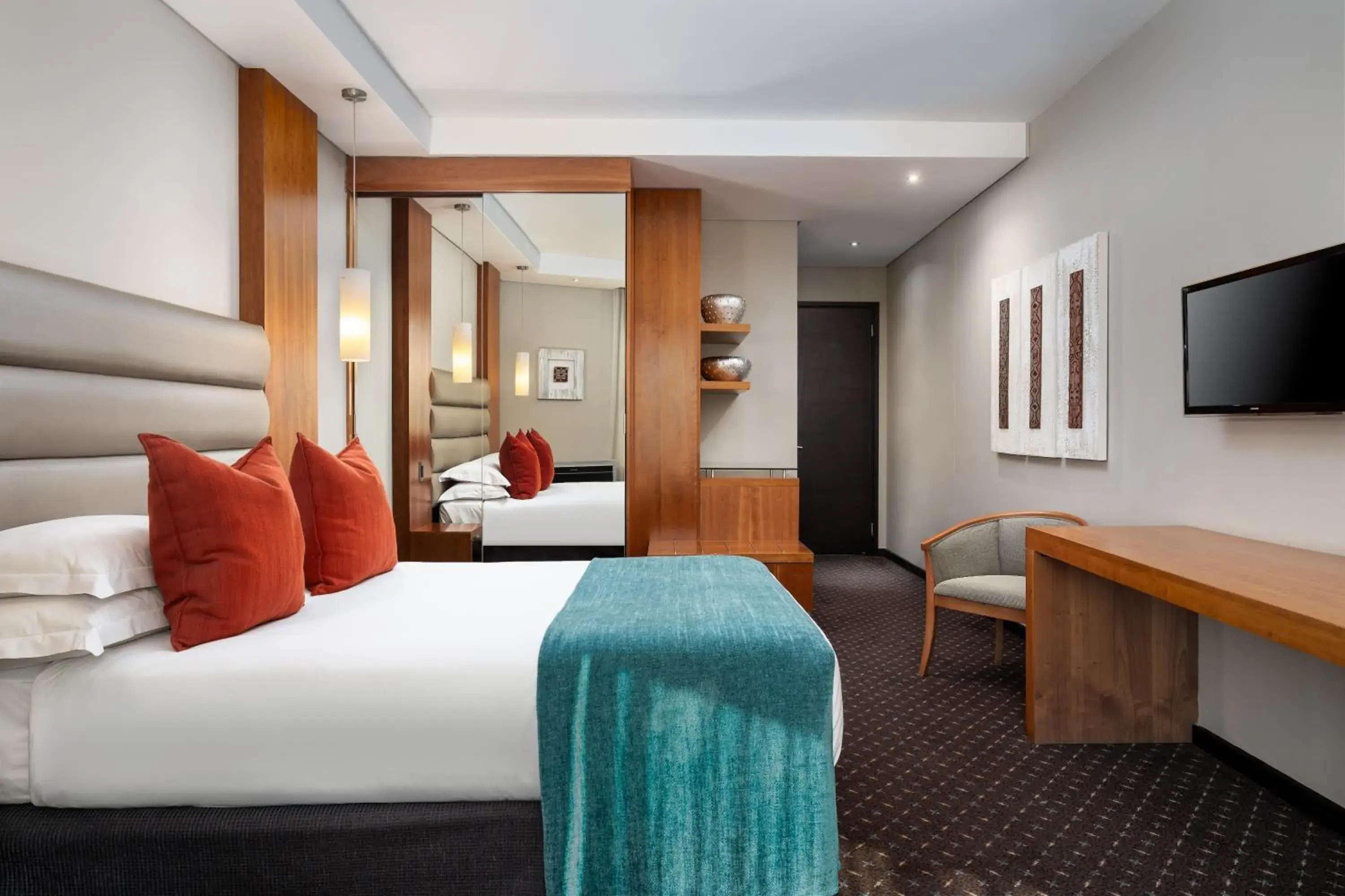 Standard Room with King Bed in Premier Hotel O.R. Tambo Standard Room with King Bed in Premier Hotel O.R. Tambo