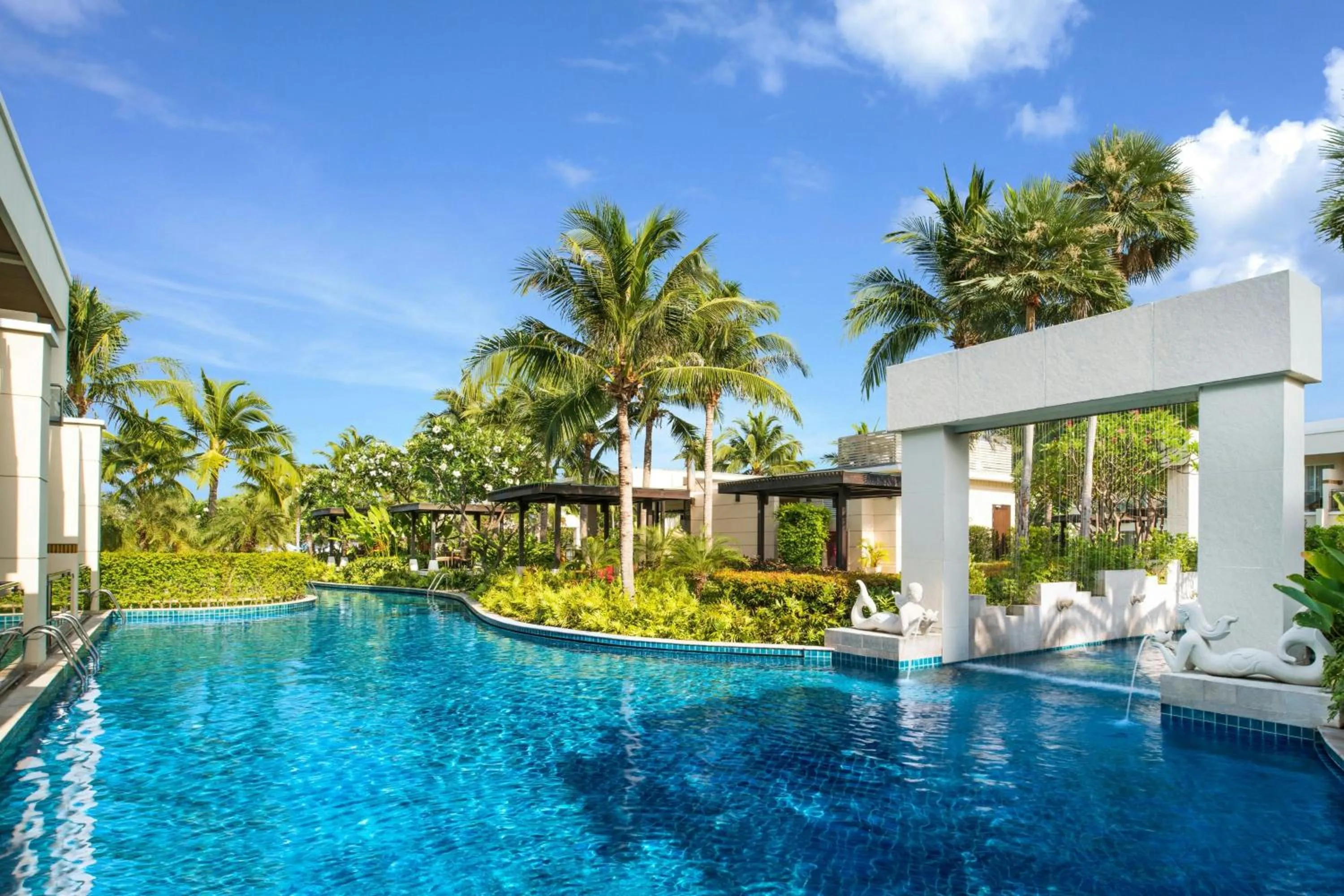 Swimming pool in Sheraton Hua Hin Resort & Spa