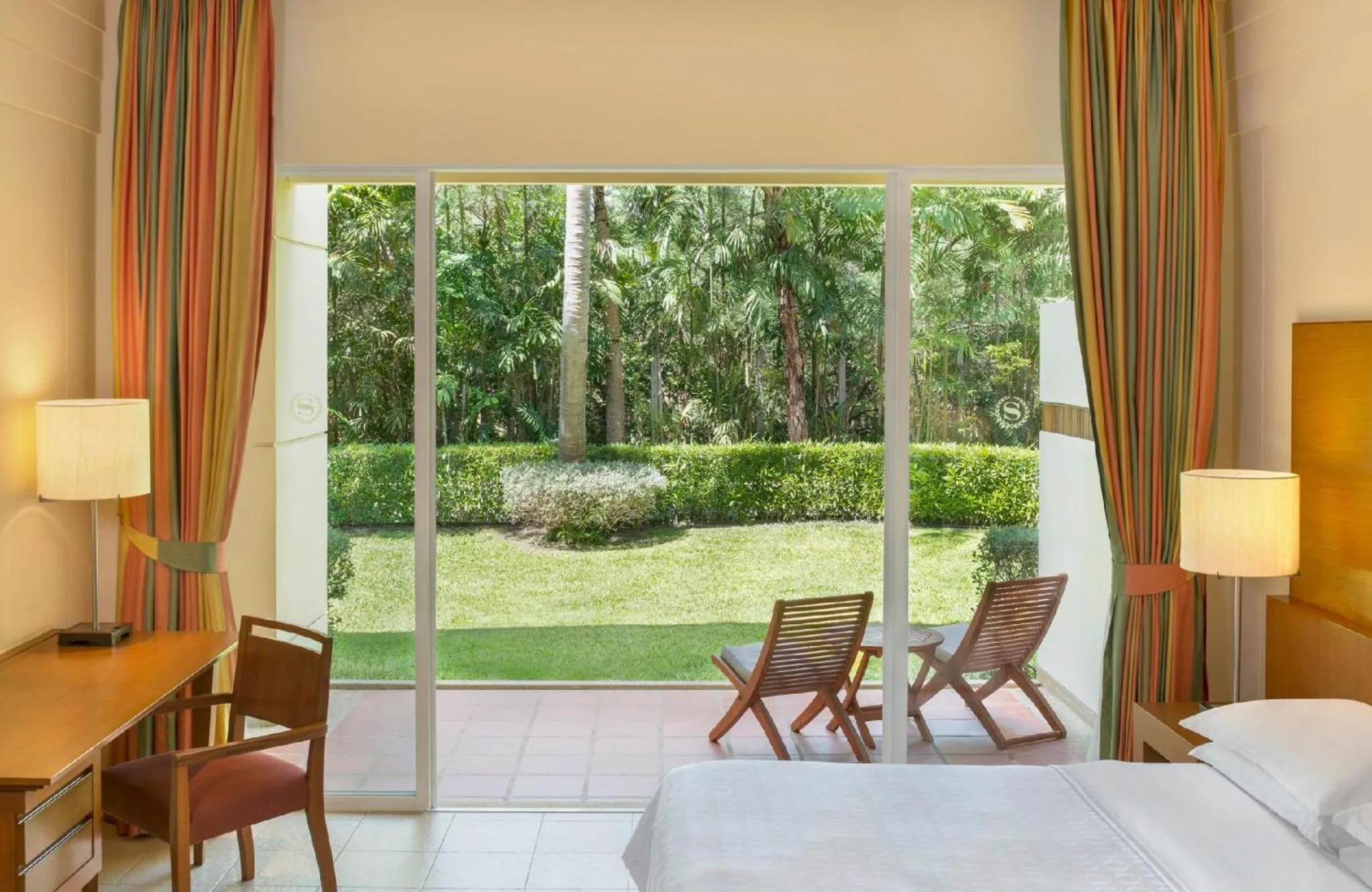 Garden view, Bed in Sheraton Hua Hin Resort & Spa