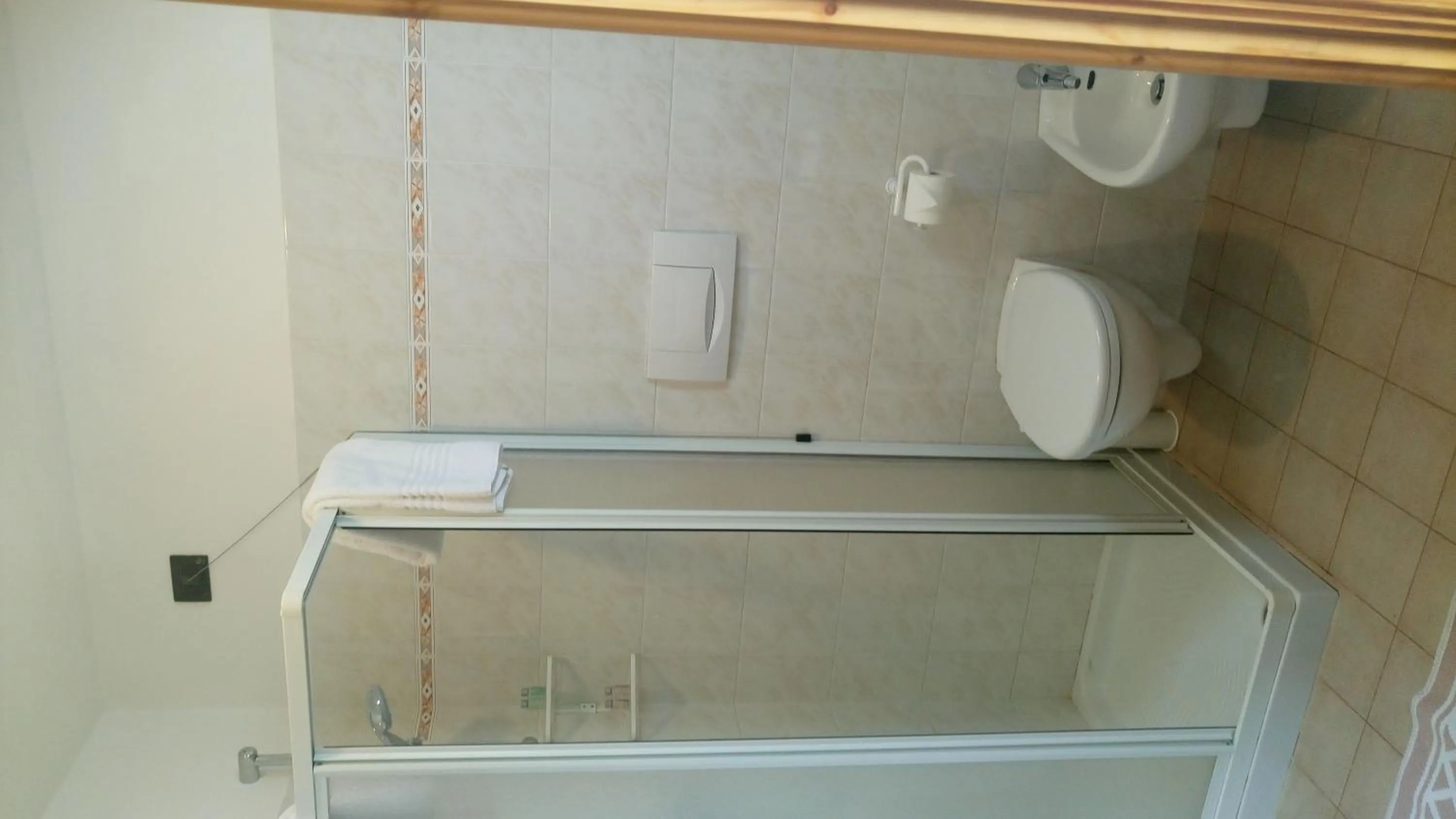 Shower in Meublè Rosalpina