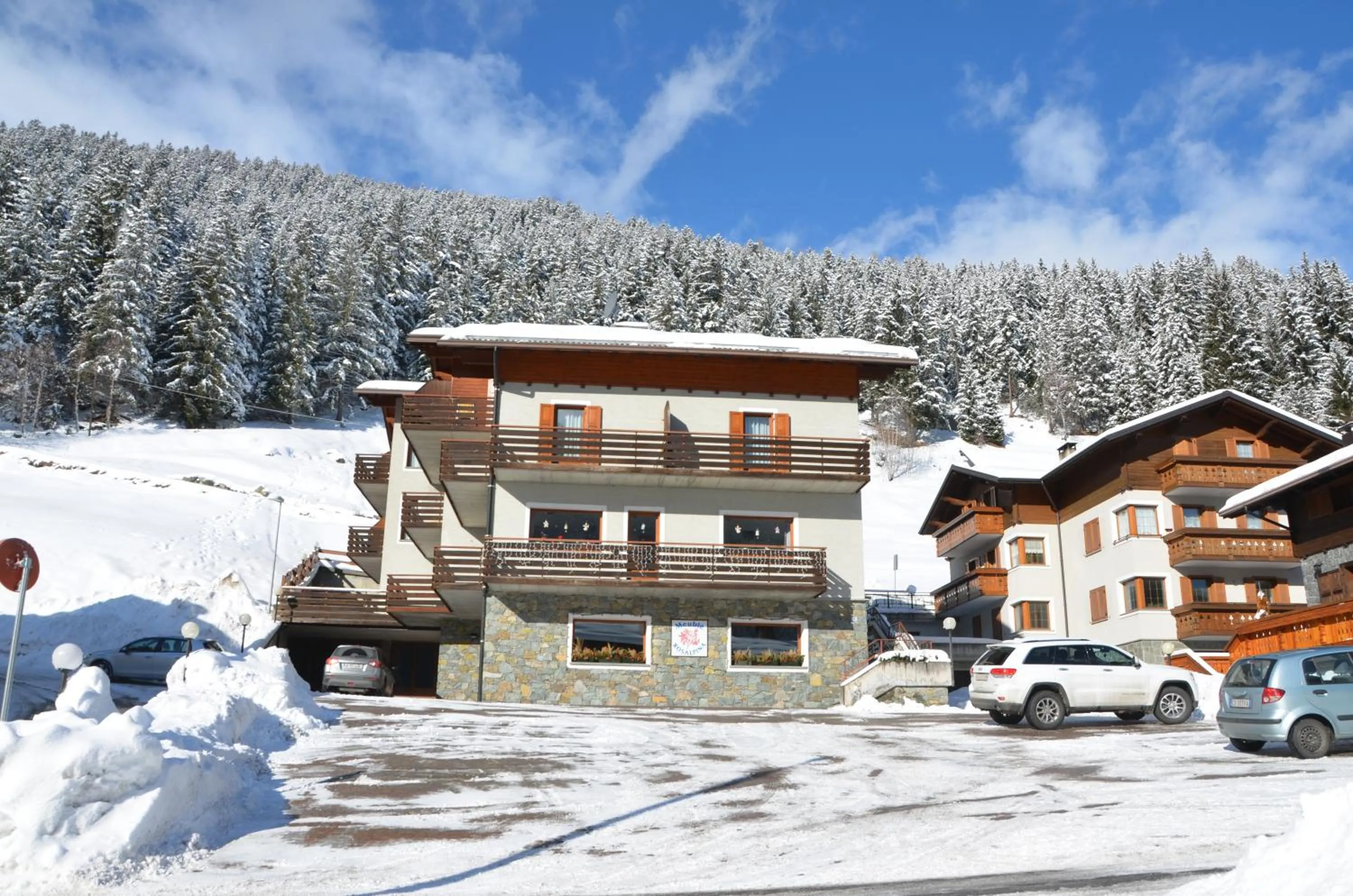 Facade/entrance in Meublè Rosalpina