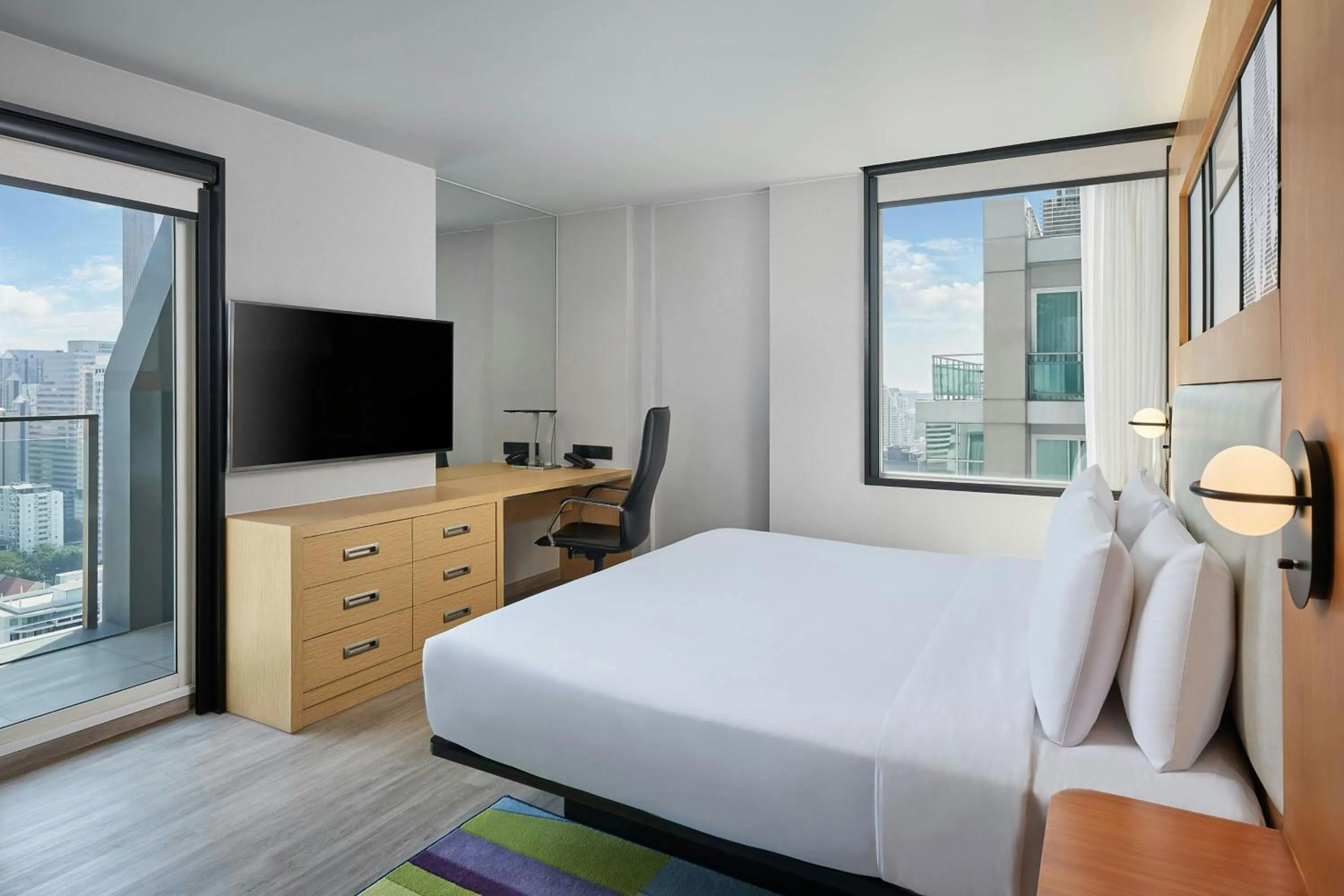 Bedroom, Bed in Aloft Bangkok - Sukhumvit 11