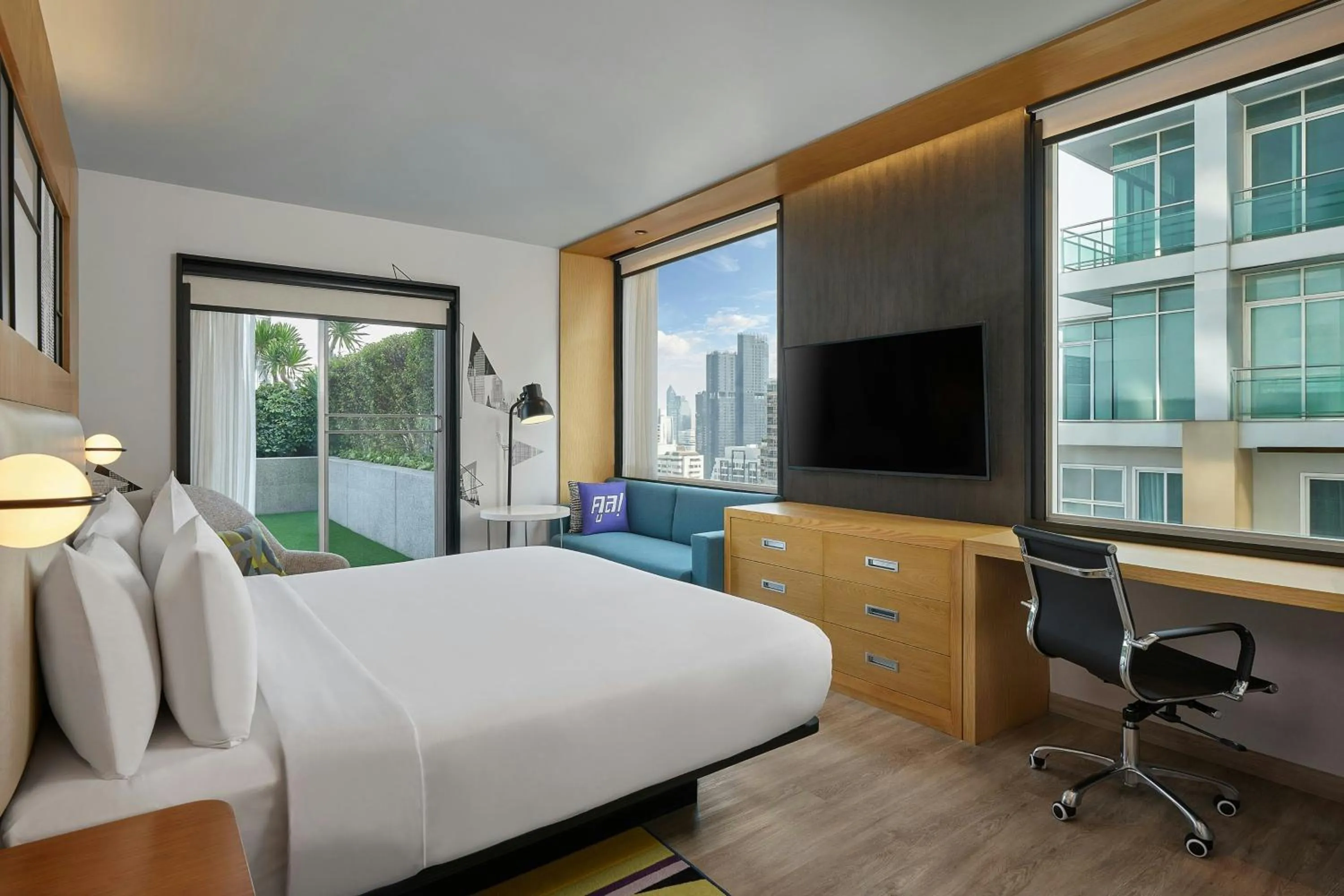 Bedroom, Bed in Aloft Bangkok - Sukhumvit 11
