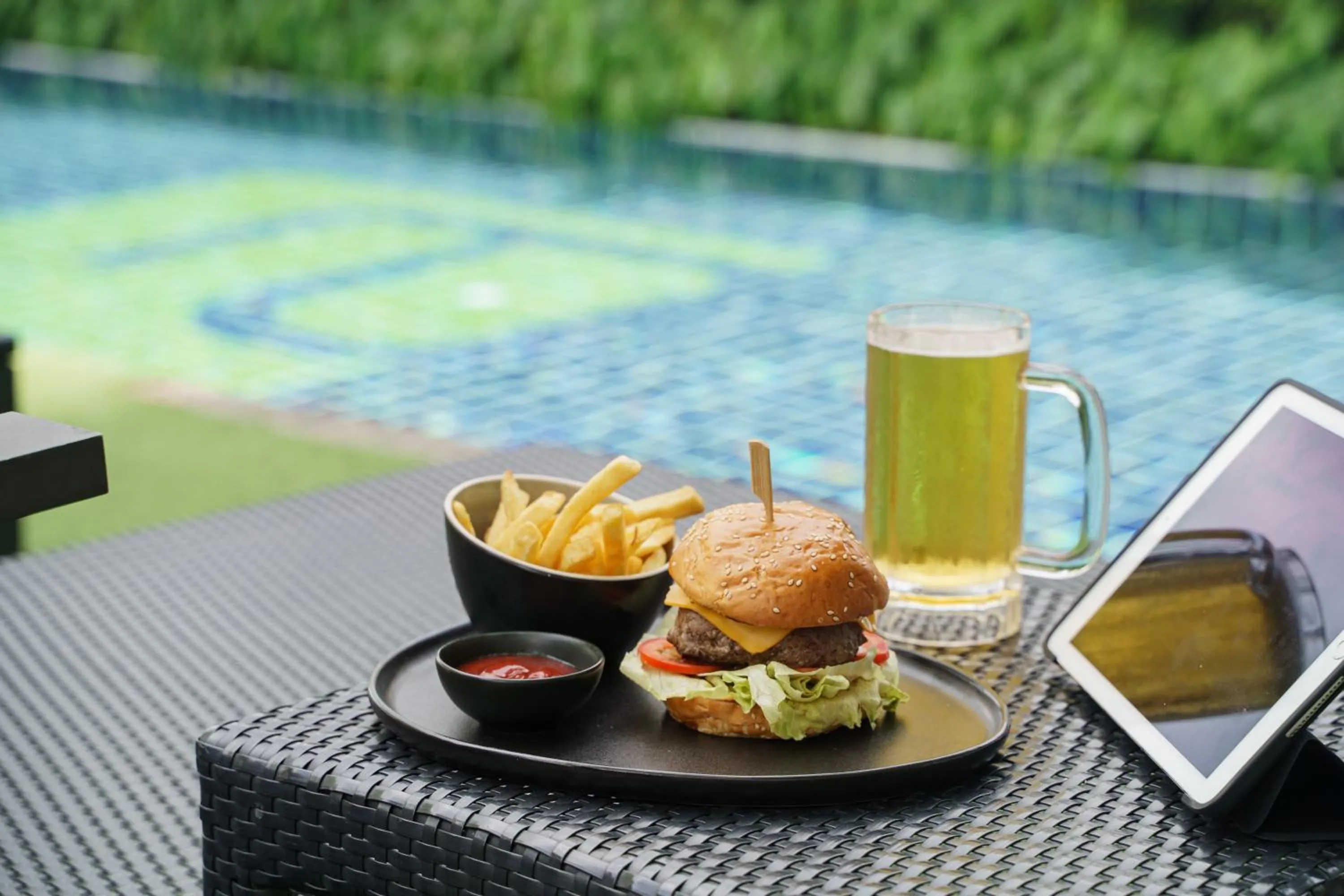 Swimming pool in Aloft Bangkok - Sukhumvit 11