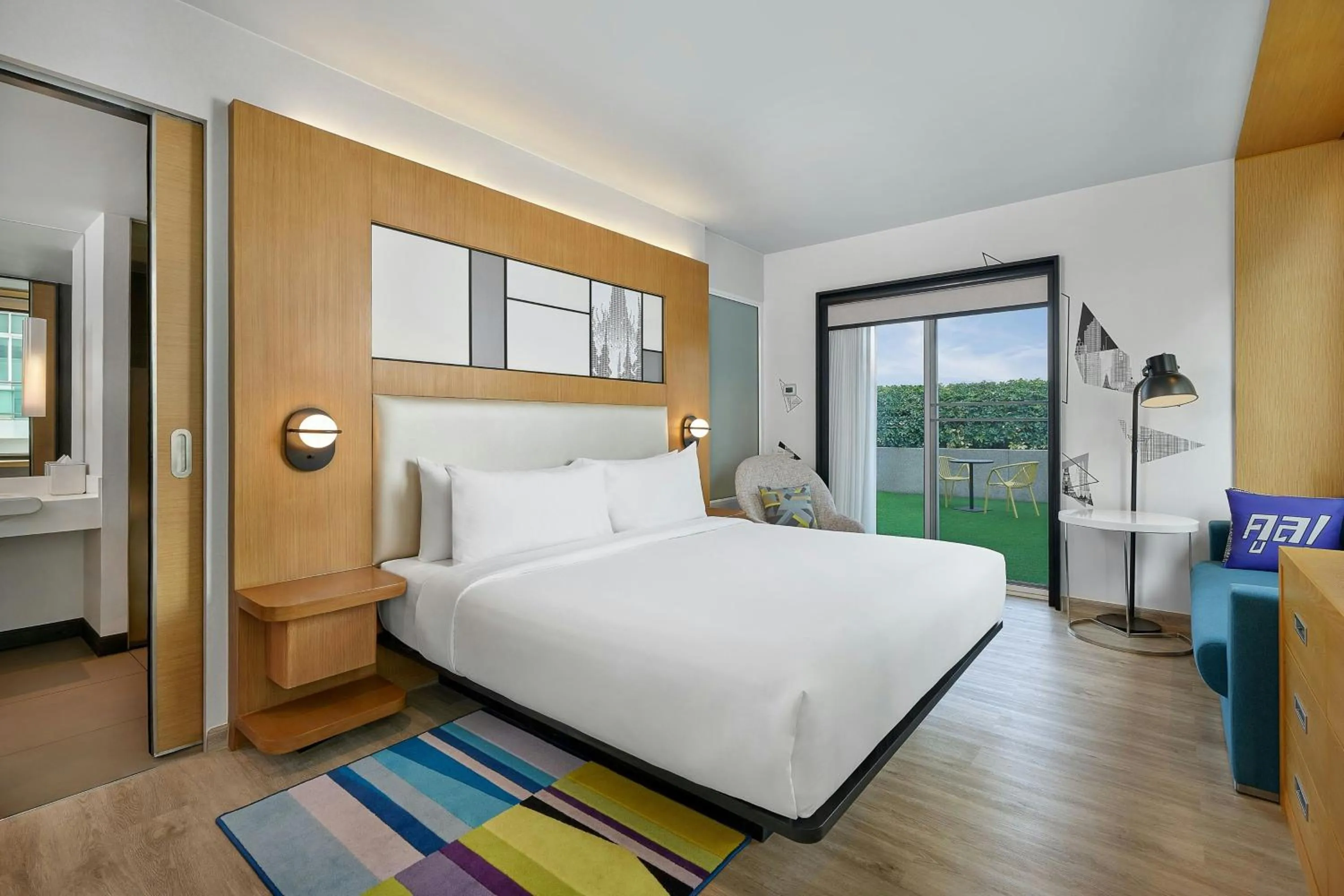 Bedroom, Bed in Aloft Bangkok - Sukhumvit 11
