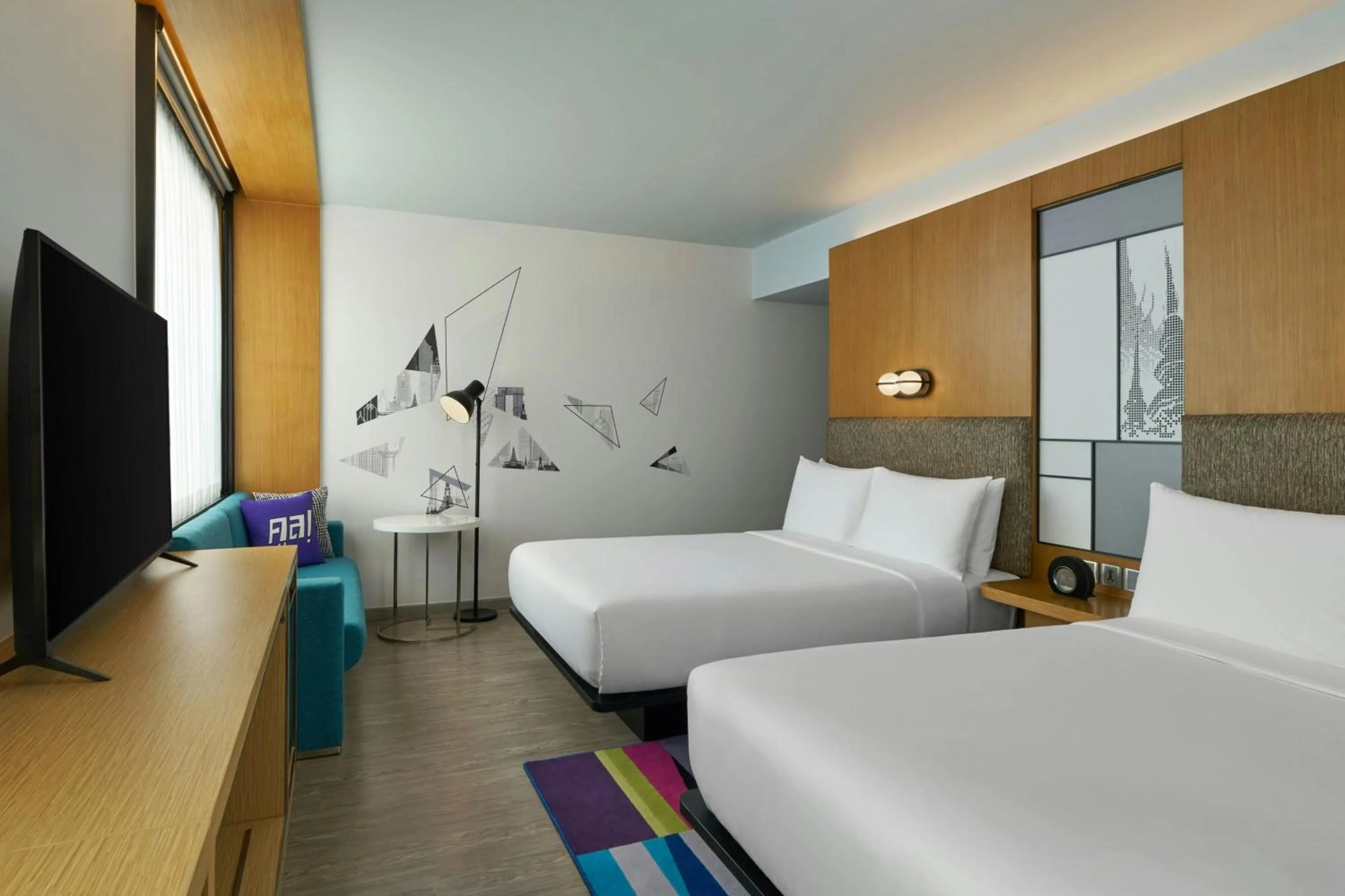 Photo of the whole room, Bed in Aloft Bangkok - Sukhumvit 11