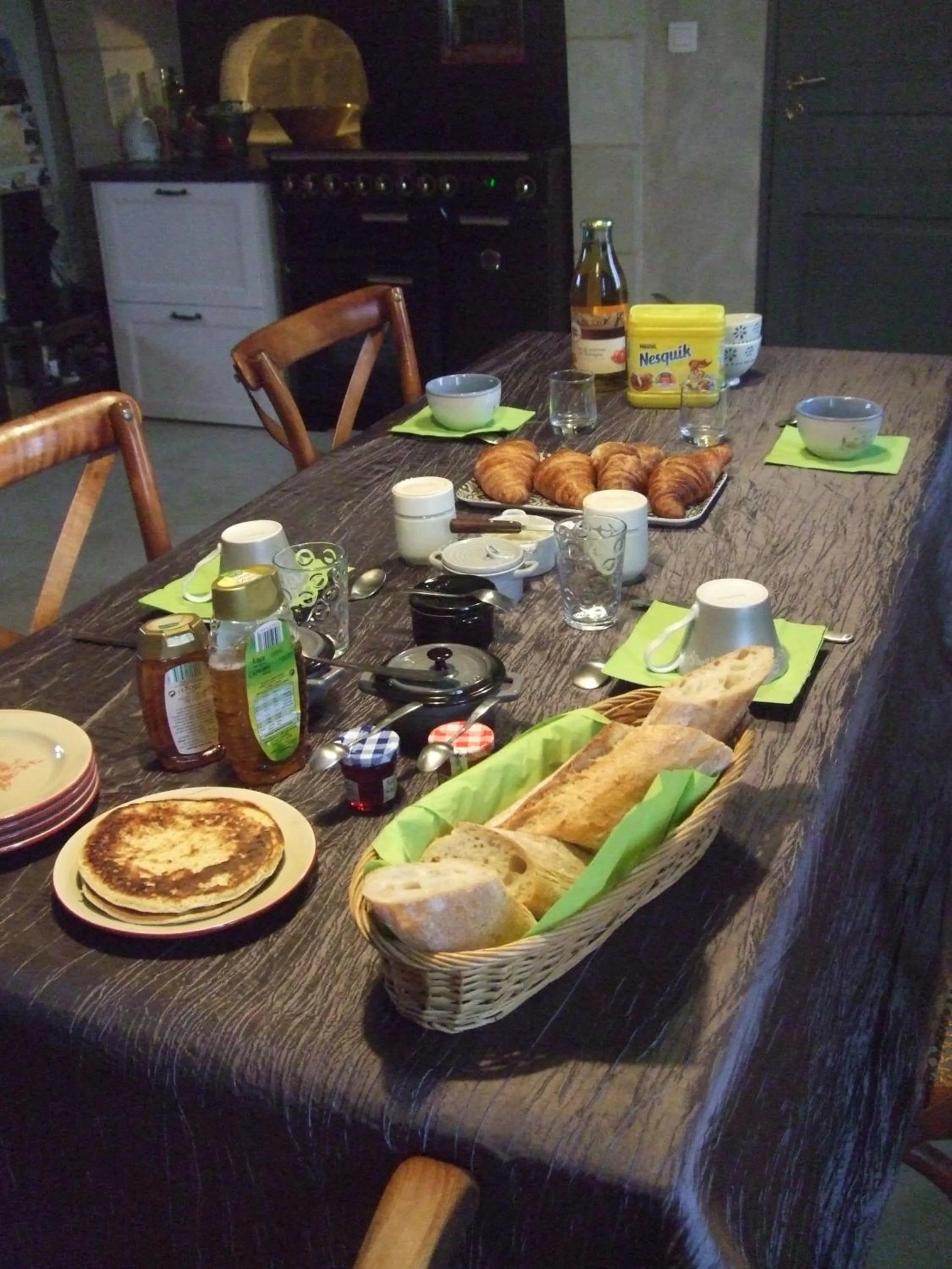 Breakfast in Le puits de la Montrée