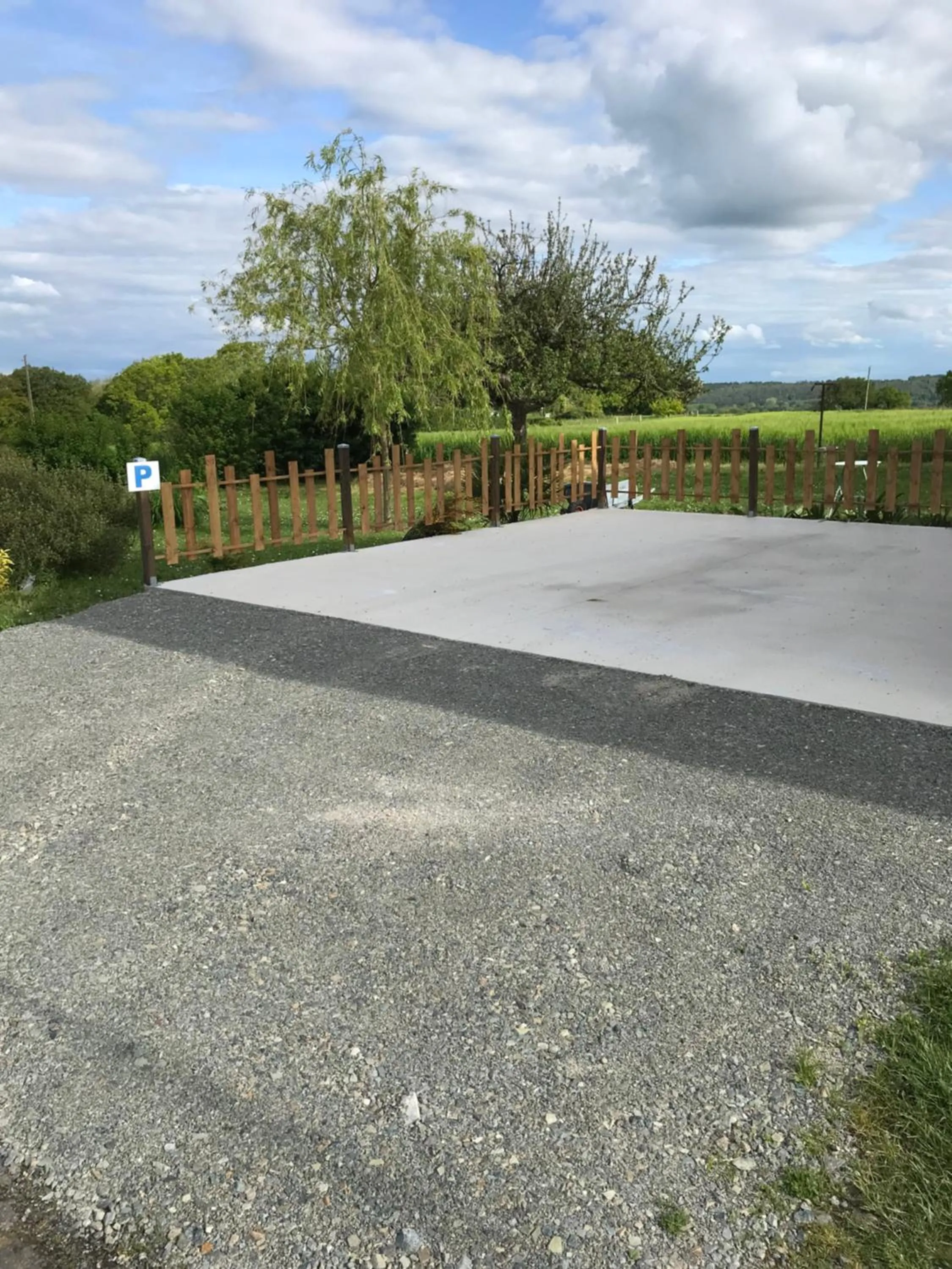 Parking in Le puits de la Montrée