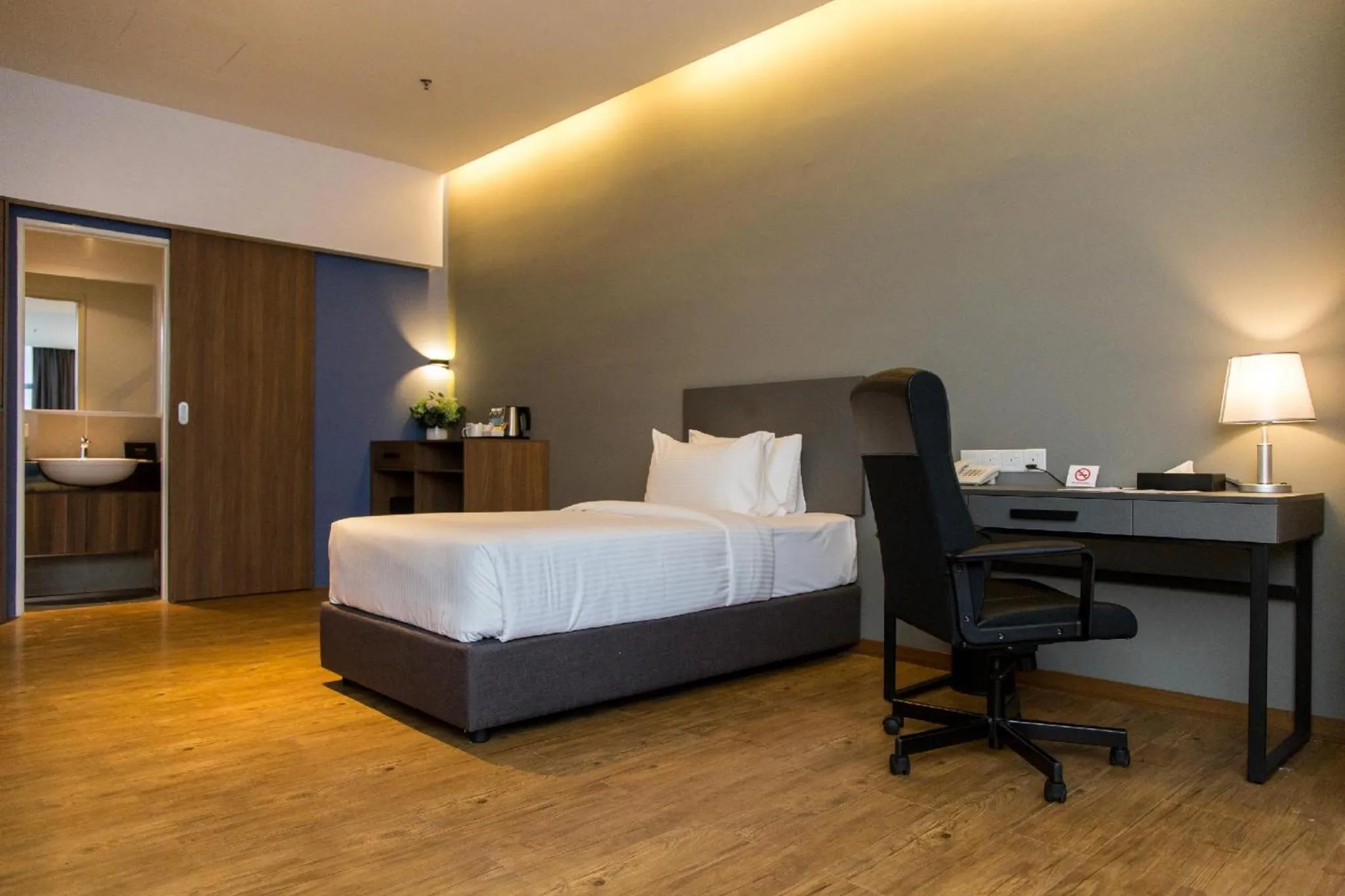 Deluxe Twin Room in Imperial Regency Suites & Kuala Lumpur