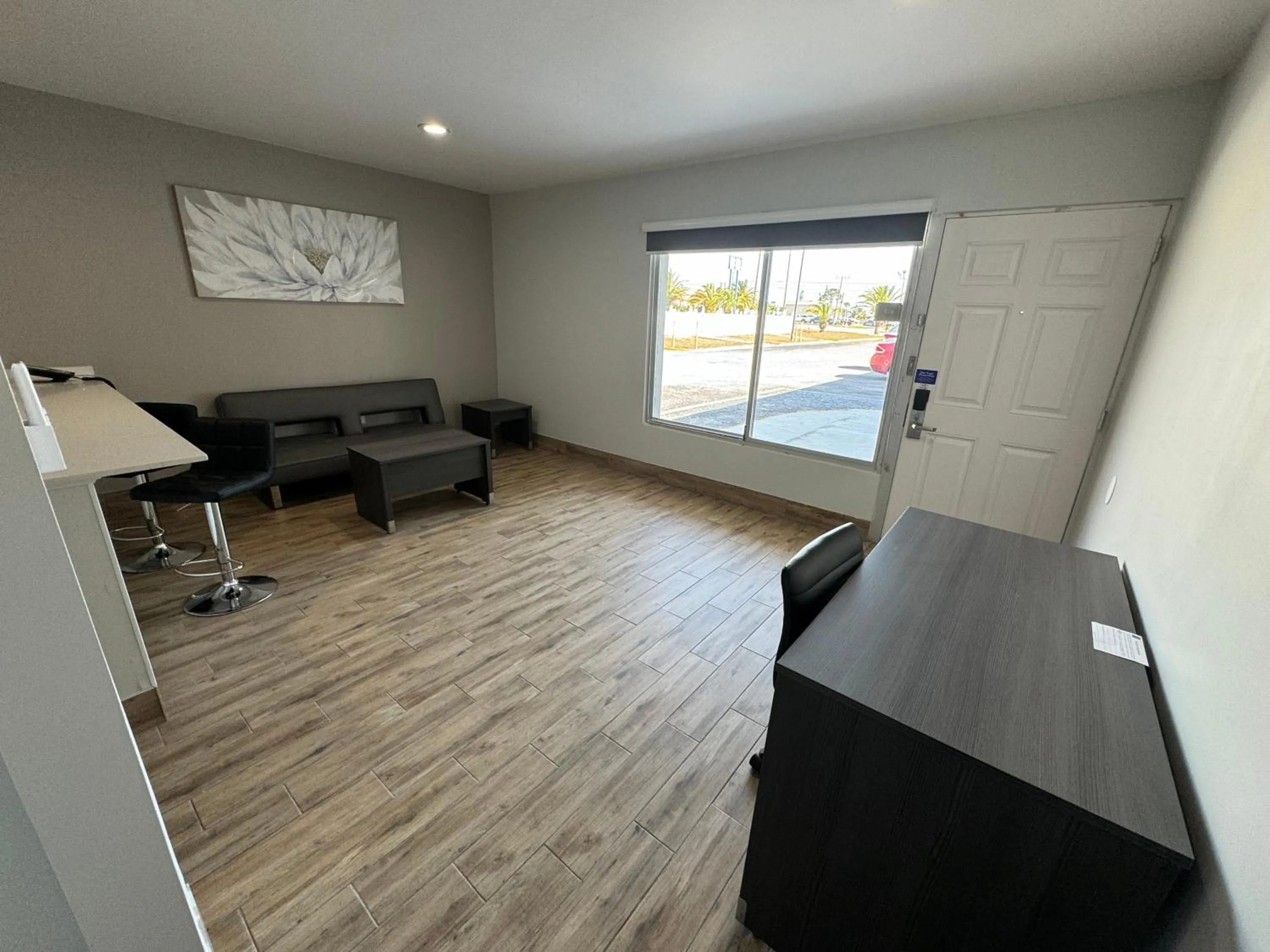 Living room in Studio 6-Englewood, FL