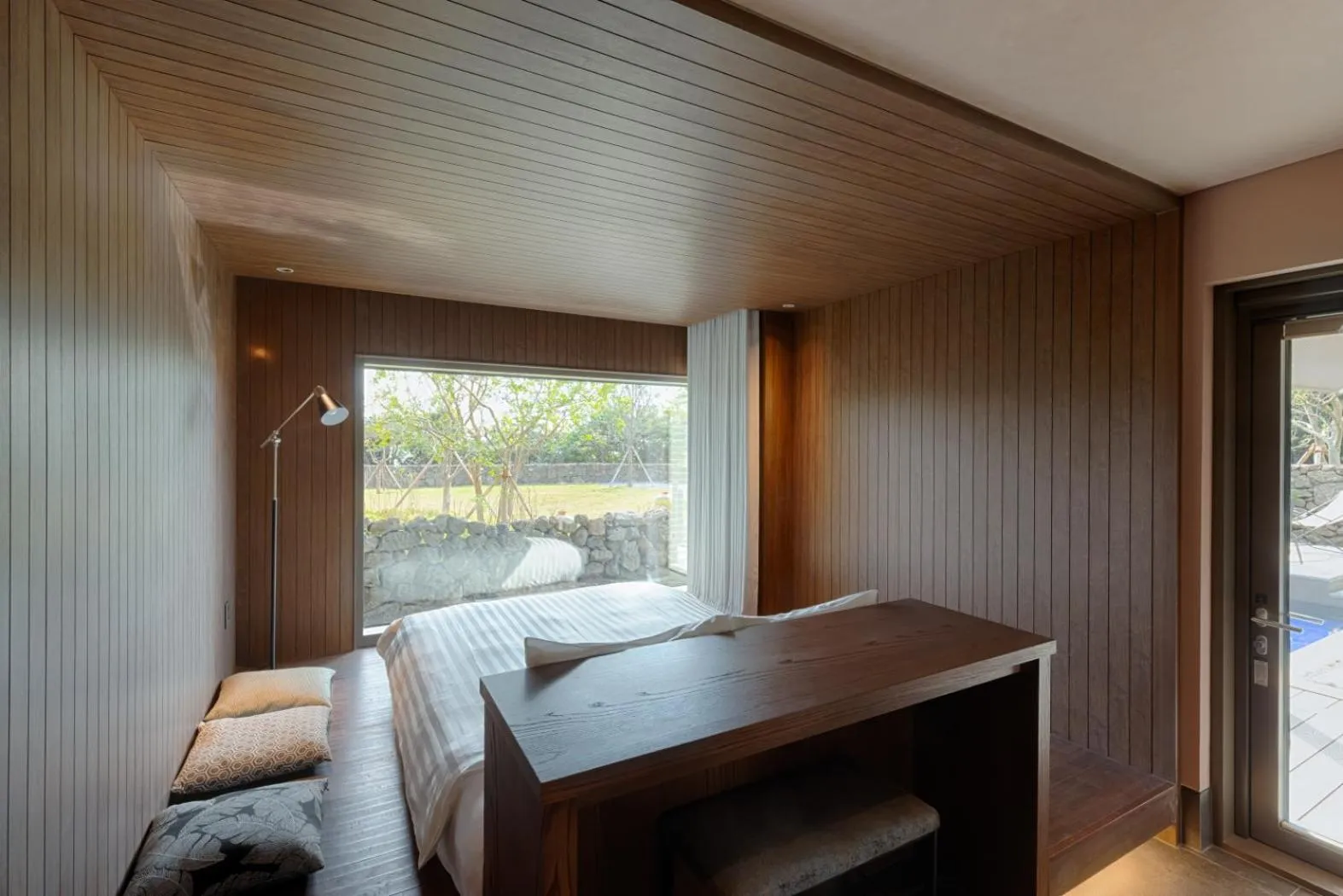 Bed in Sono Calm Jeju