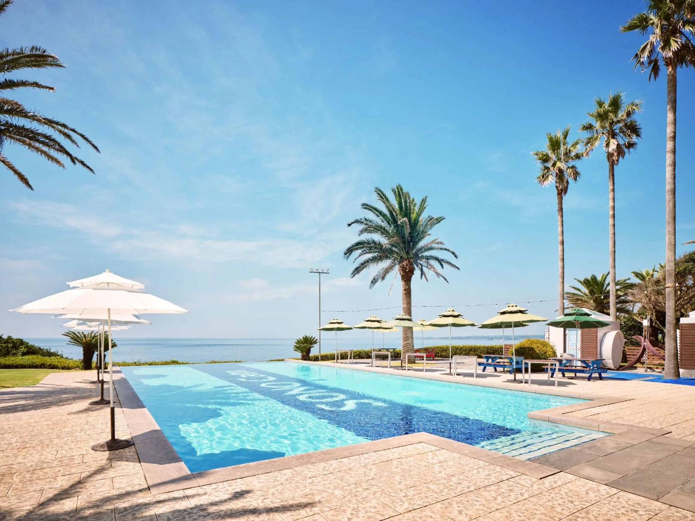 Swimming pool in Sono Calm Jeju