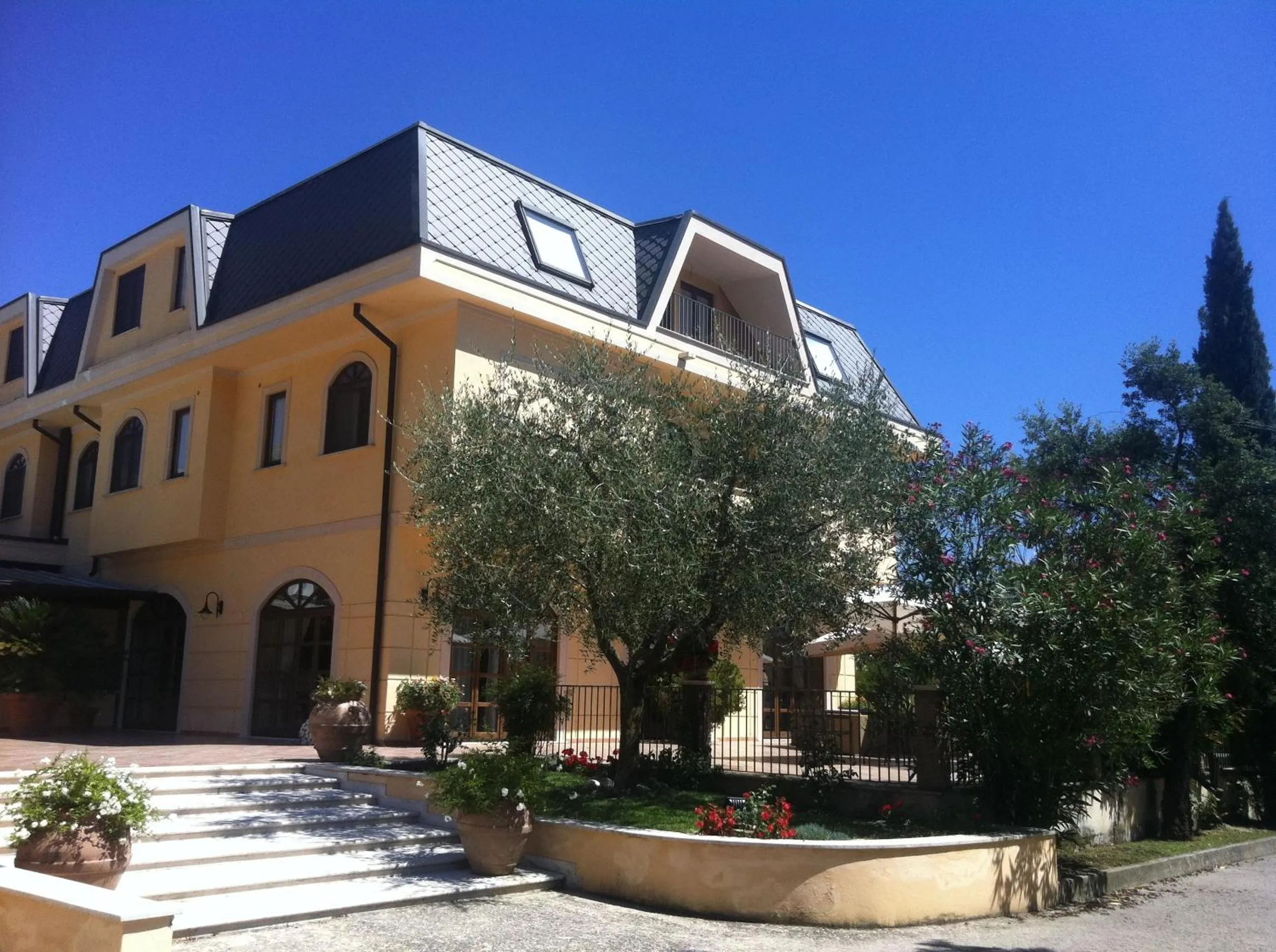 Property building in Hotel Del Sole