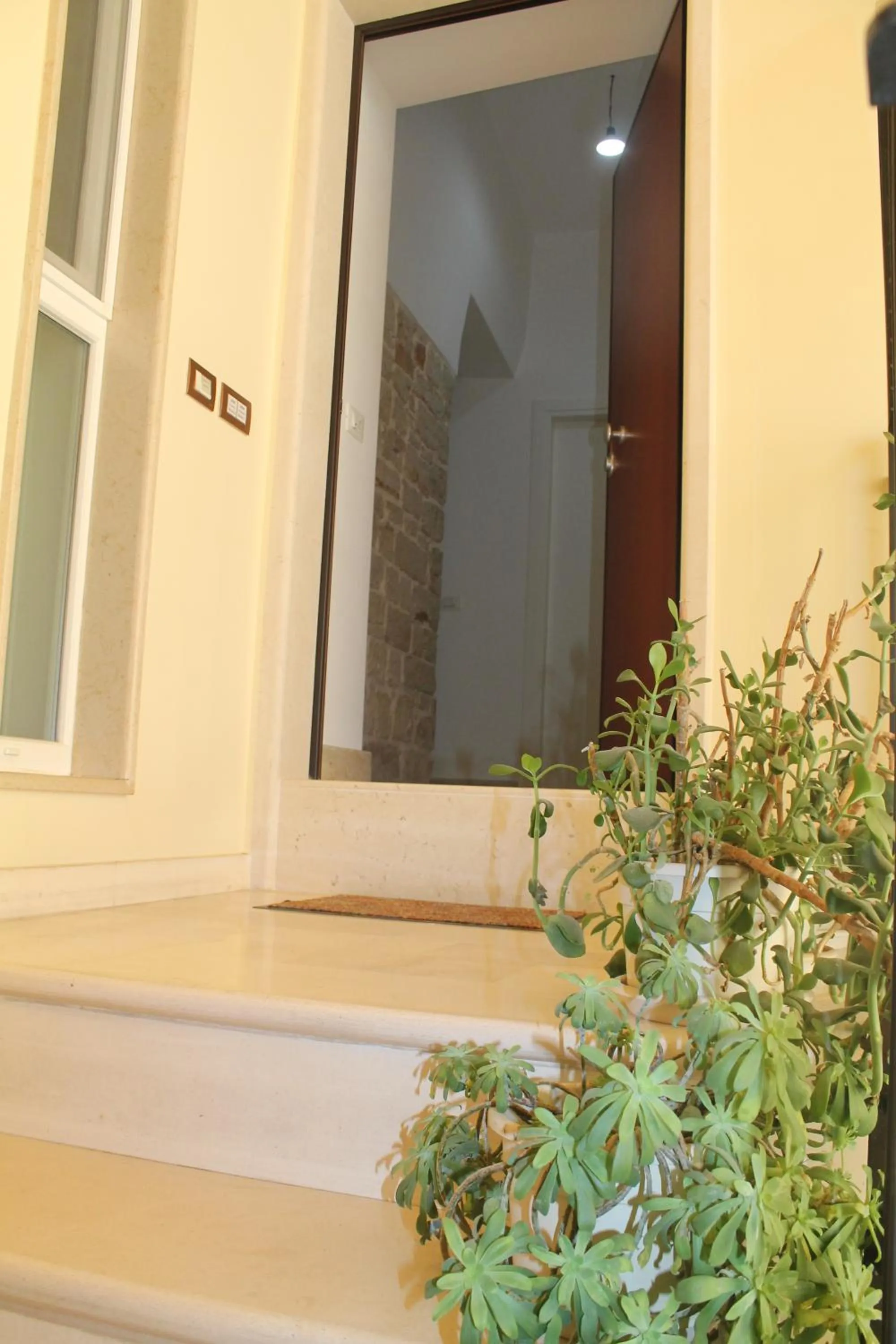 Facade/entrance in B&B piazza Garibaldi