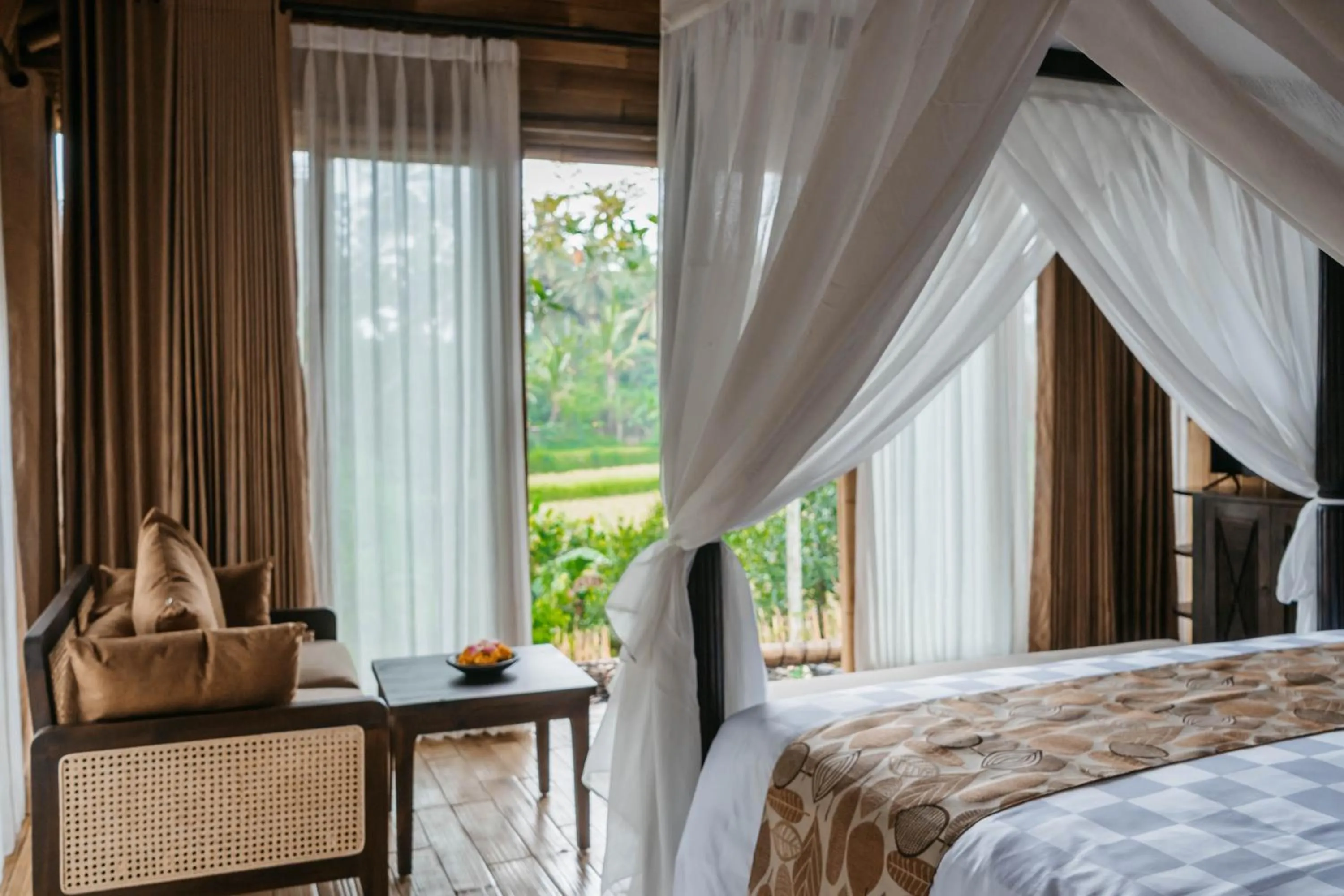 Bed in Wadari Retreat Villa Ubud