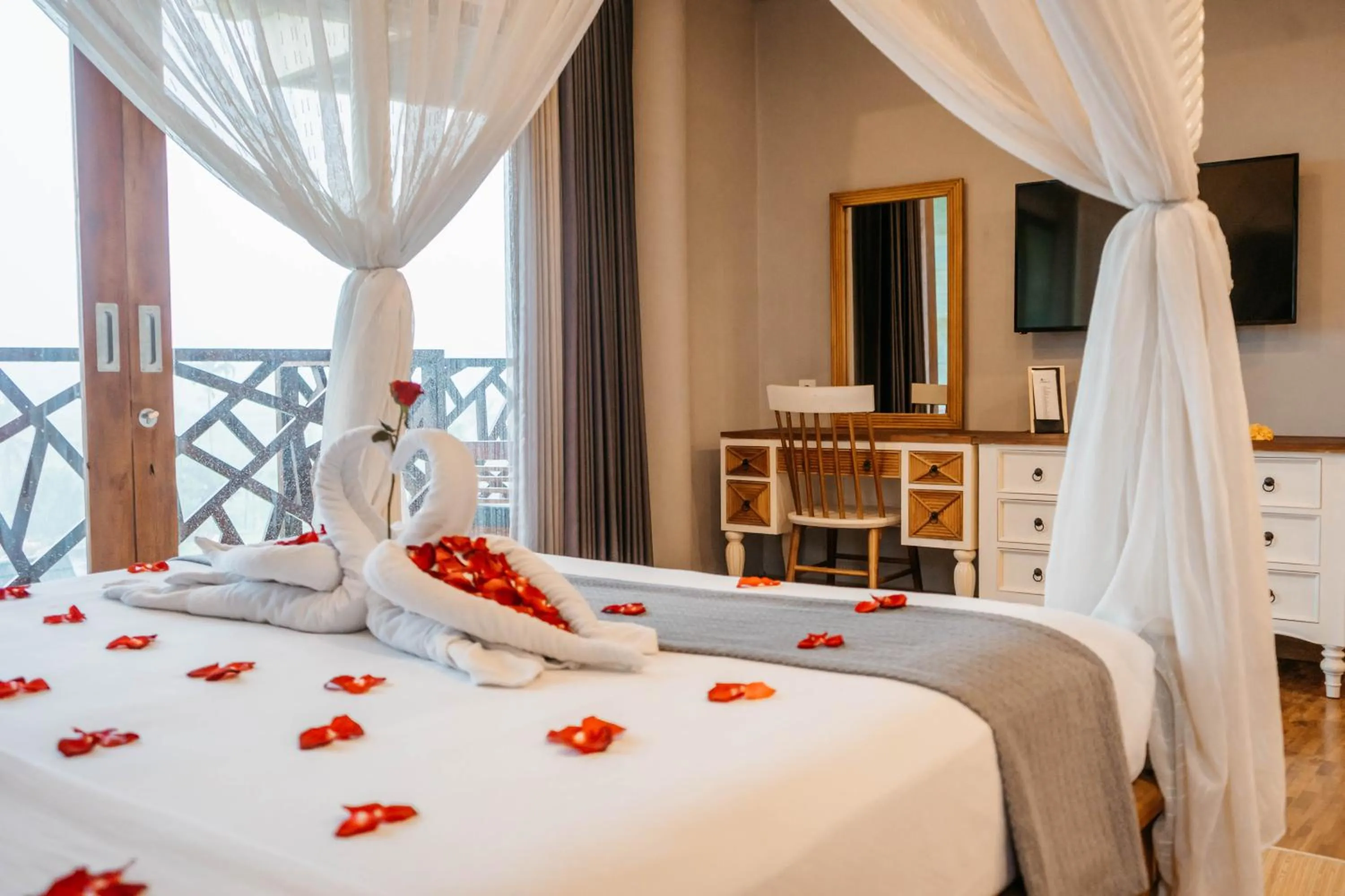 Bed in Wadari Retreat Villa Ubud