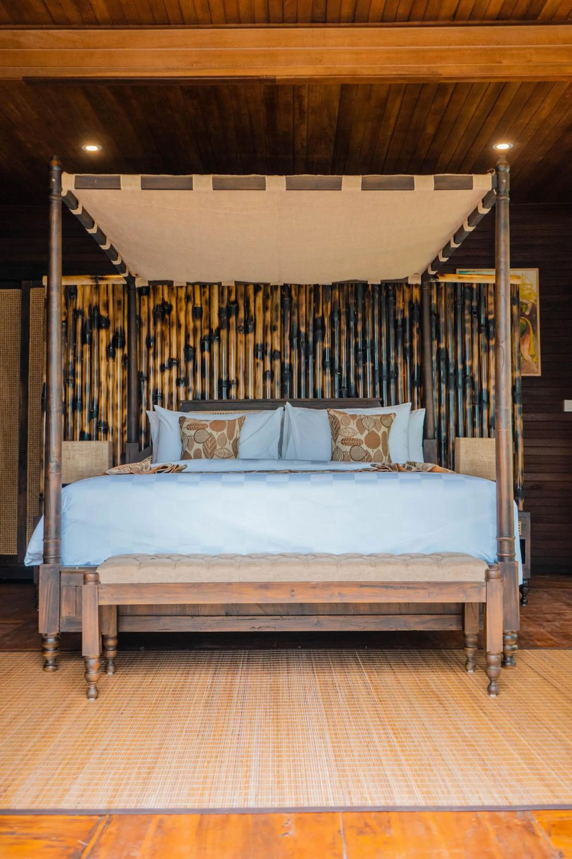 Bed in Wadari Retreat Villa Ubud