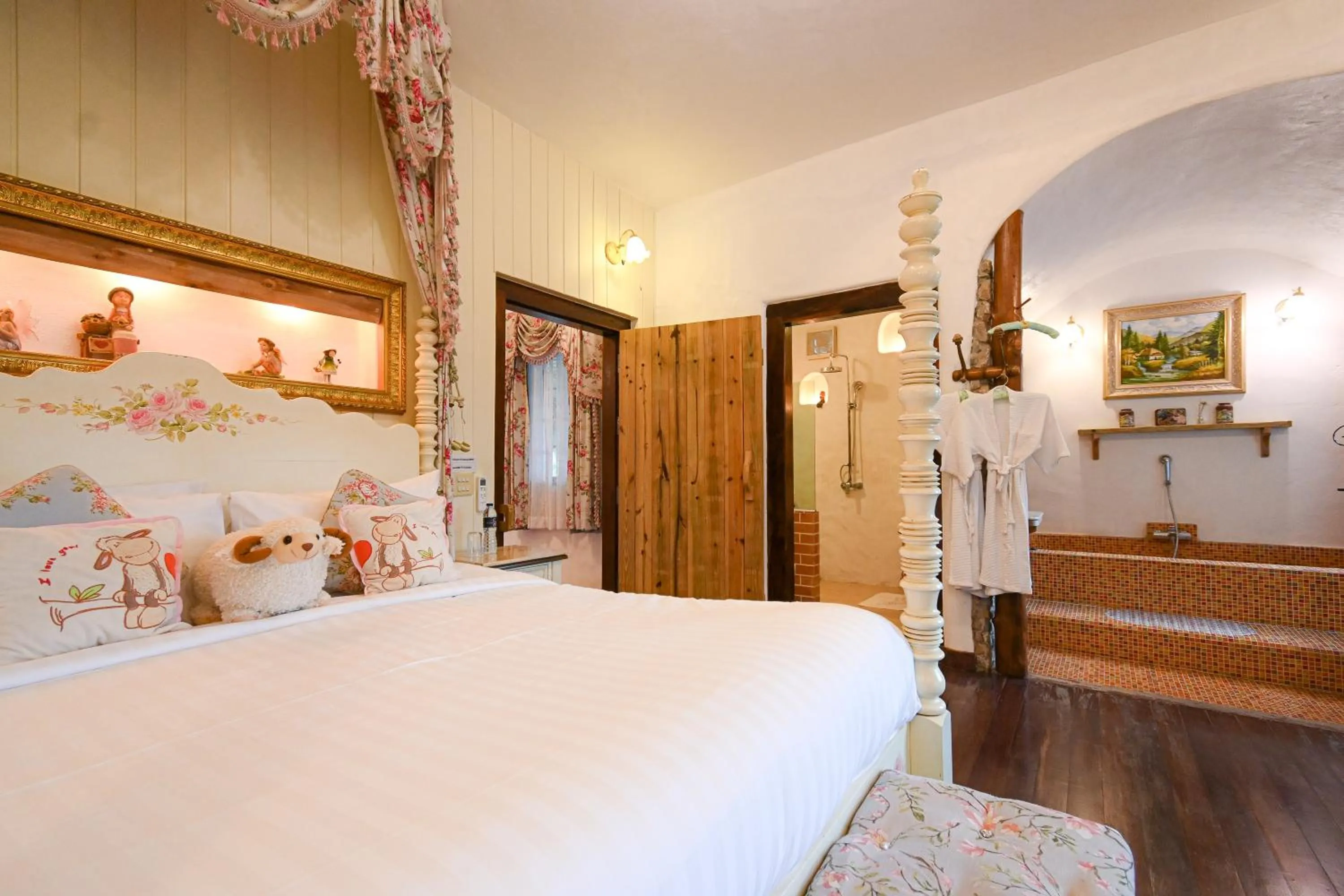 Bedroom, Bed in Swiss Valley Hip Resort