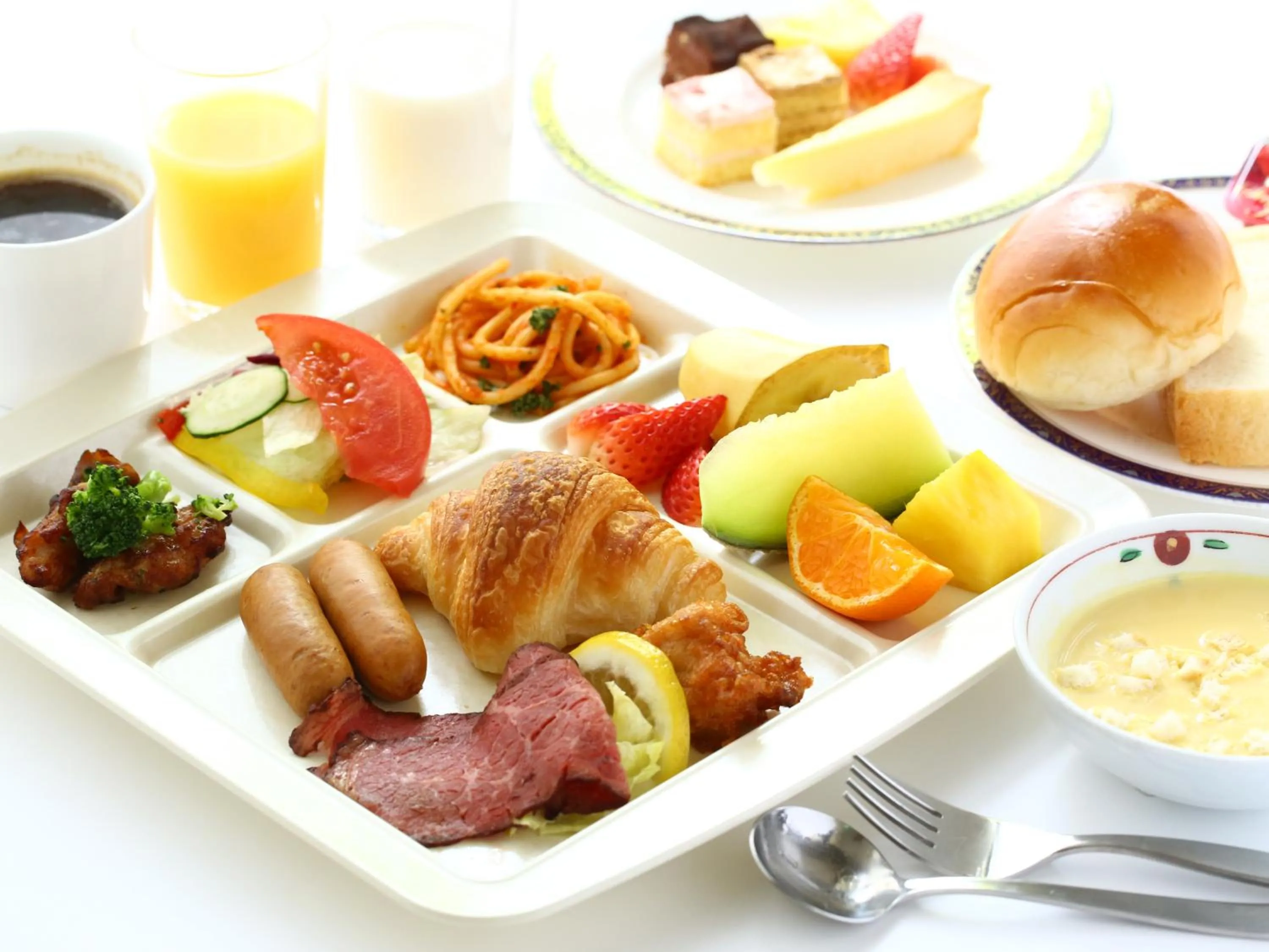 Buffet breakfast in Chino Sky View Hotel