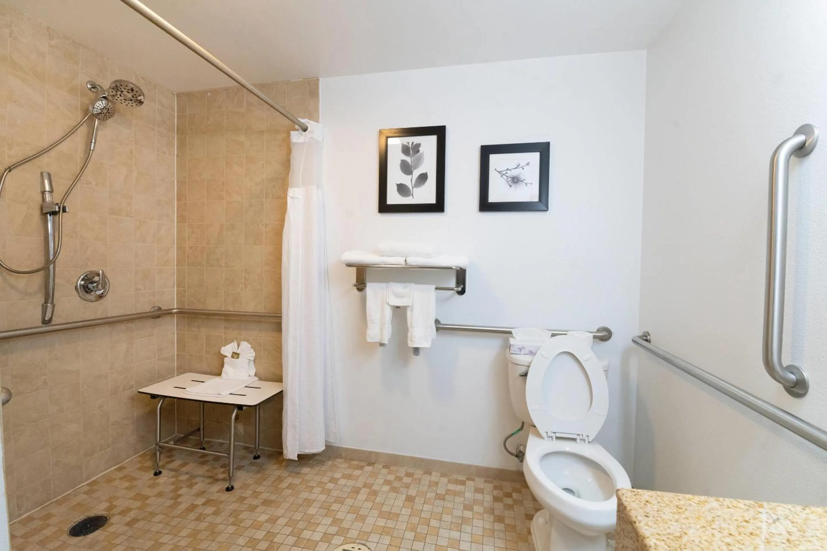 Bedroom in Country Inn & Suites by Radisson, Harrisburg - Hershey West, PA