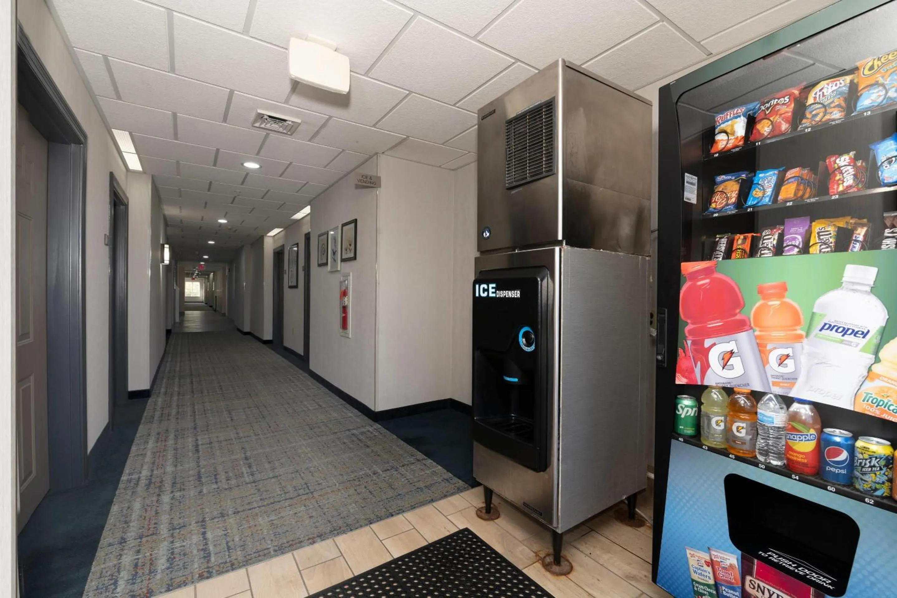 Lobby or reception in Country Inn & Suites by Radisson, Harrisburg - Hershey West, PA