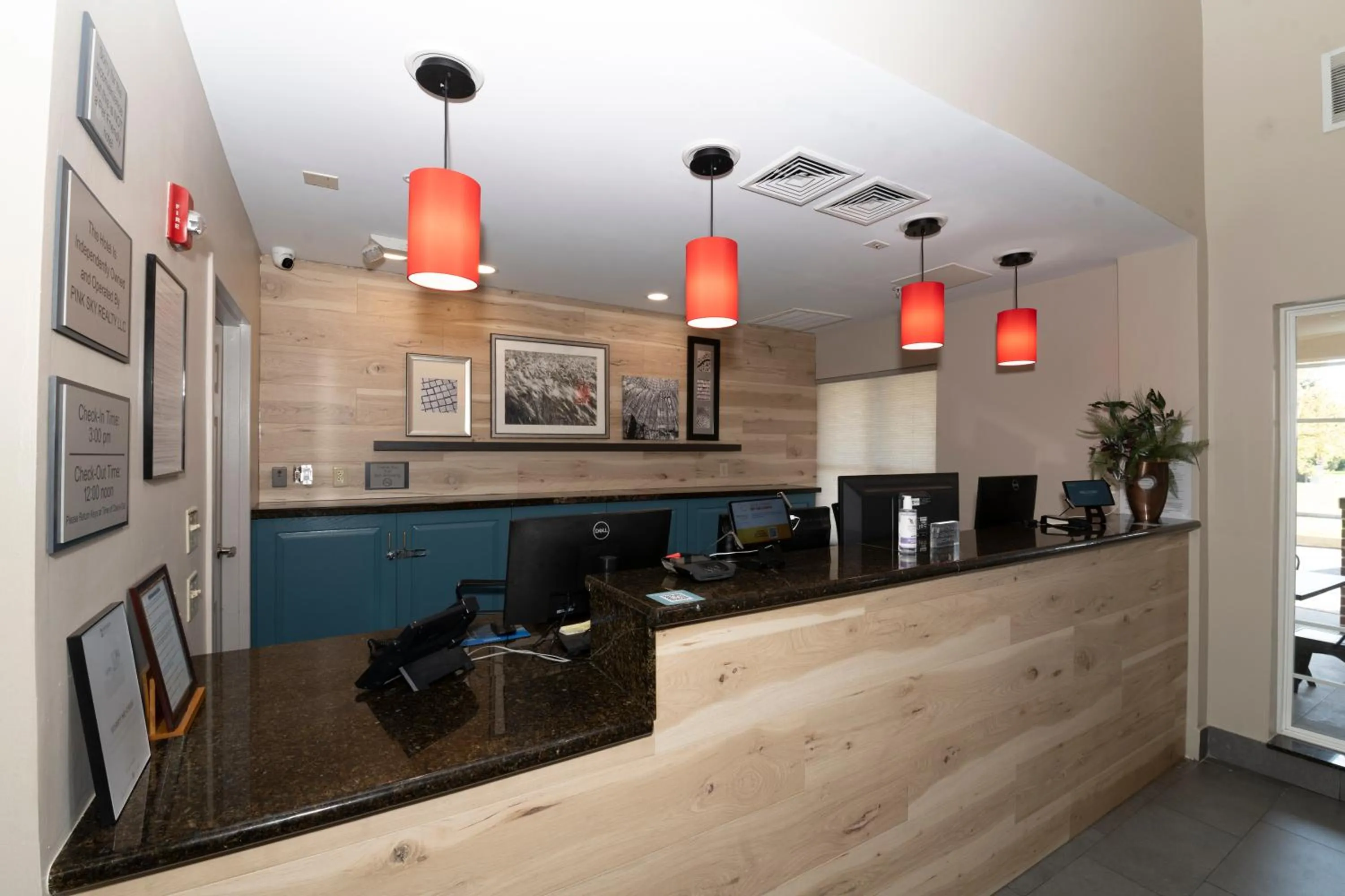 Lobby or reception in Country Inn & Suites by Radisson, Harrisburg - Hershey West, PA