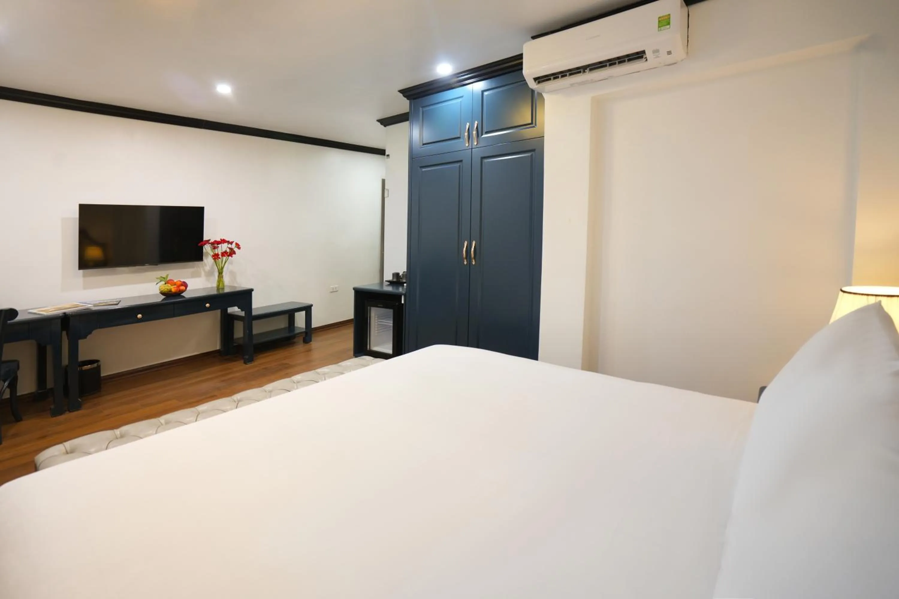 Bed in Du Palace Hotel & Travel