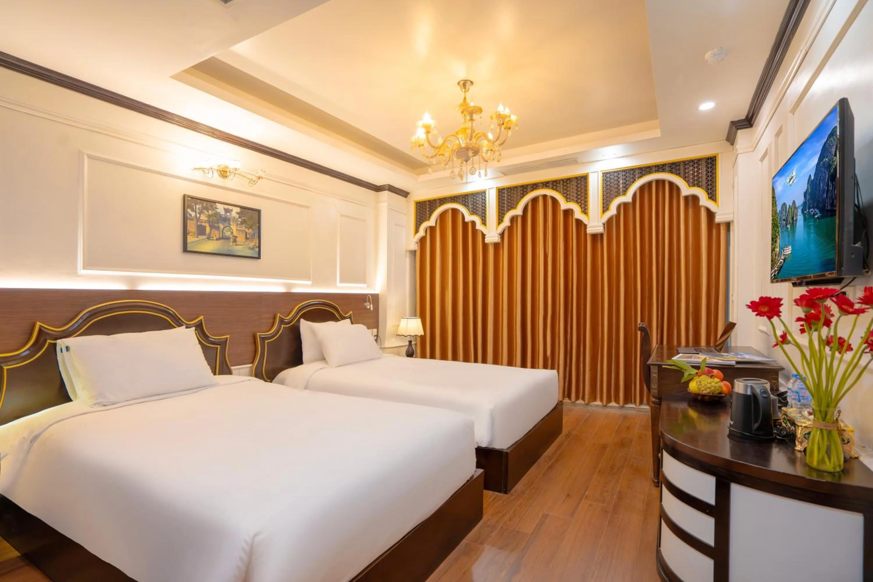 Bed in Du Palace Hotel & Travel