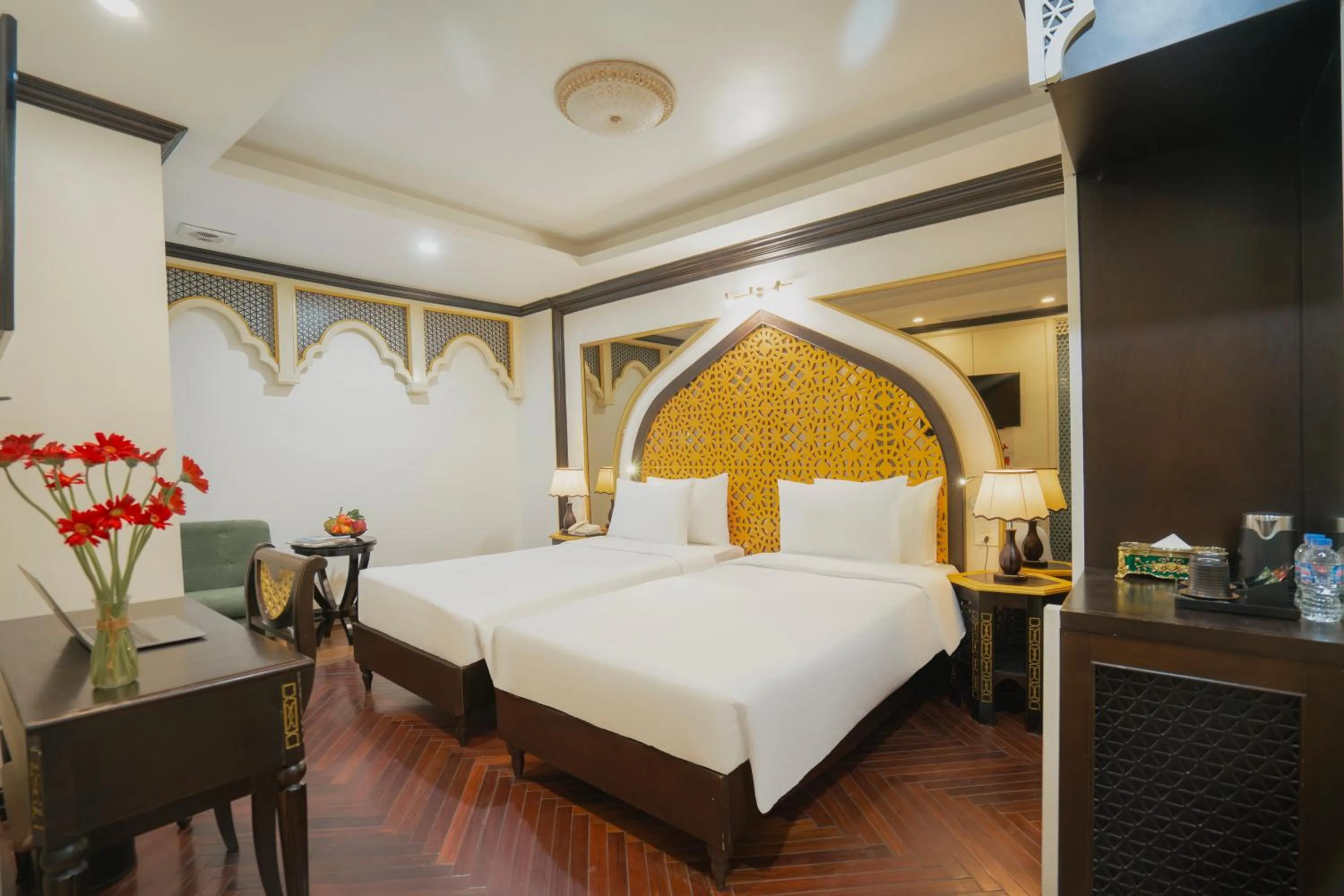 Bed in Du Palace Hotel & Travel