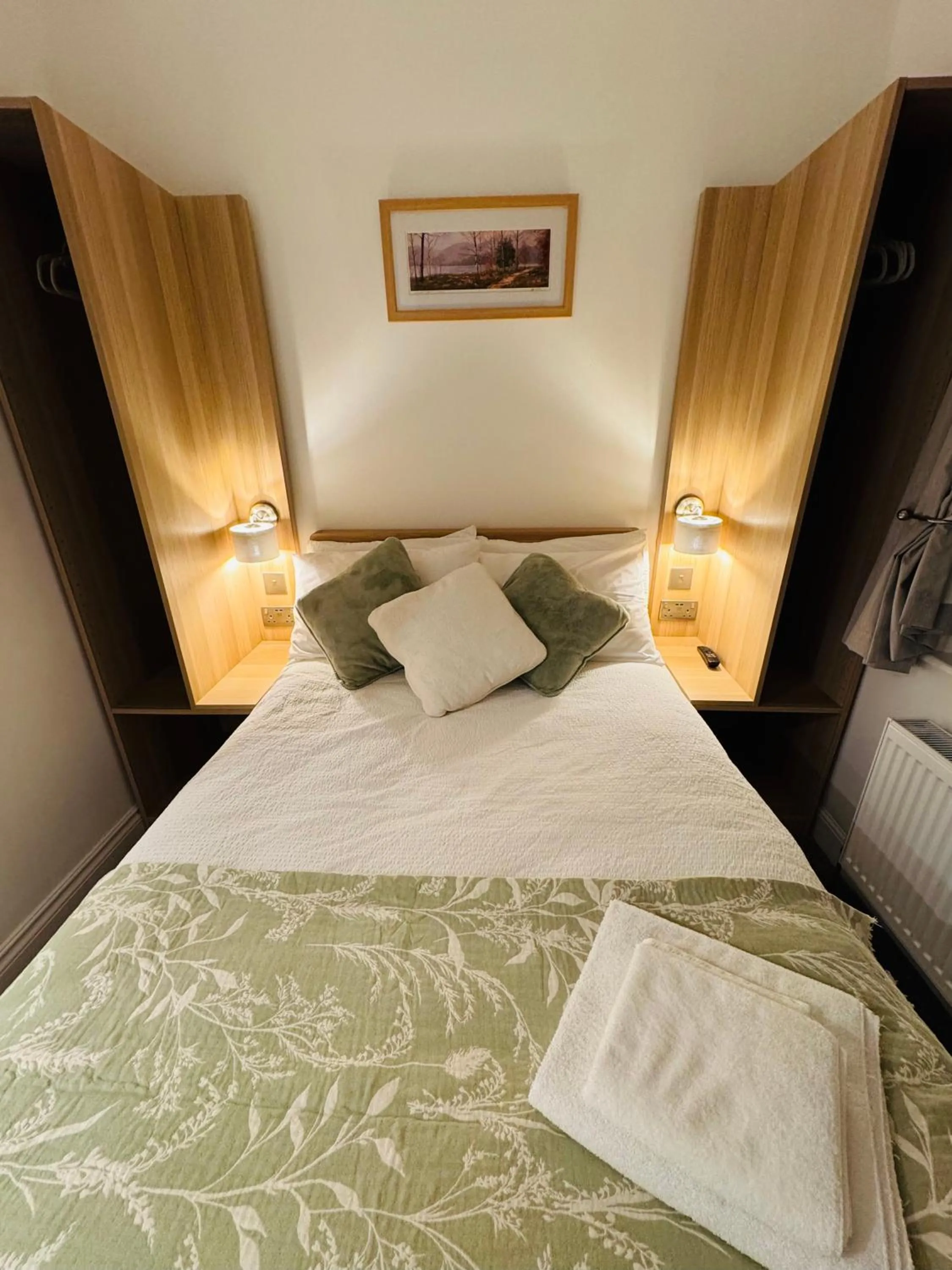 Bed in Denecrest Guest House