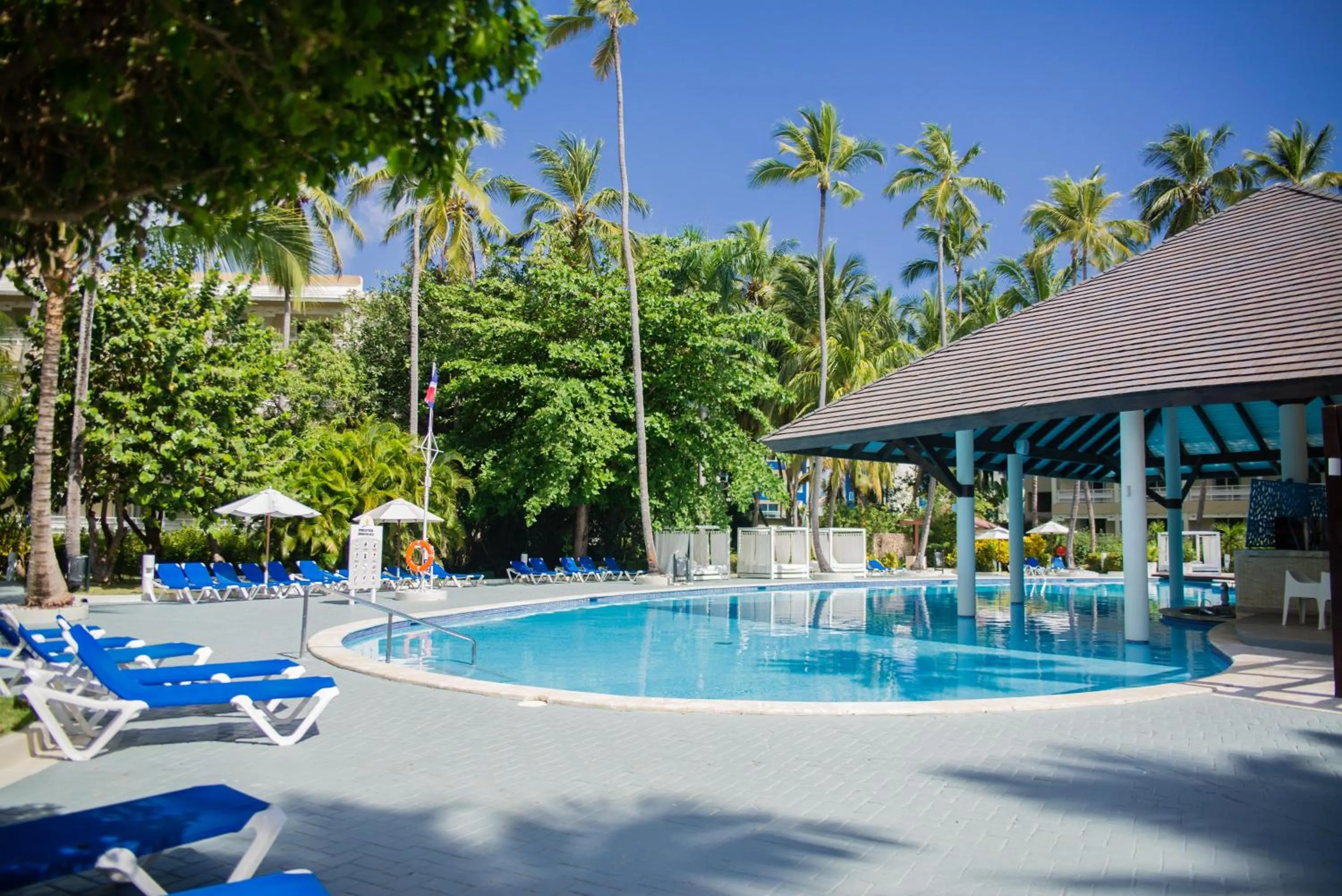 Swimming pool in Vista Sol Punta Cana Beach Resort & Spa - All Inclusive