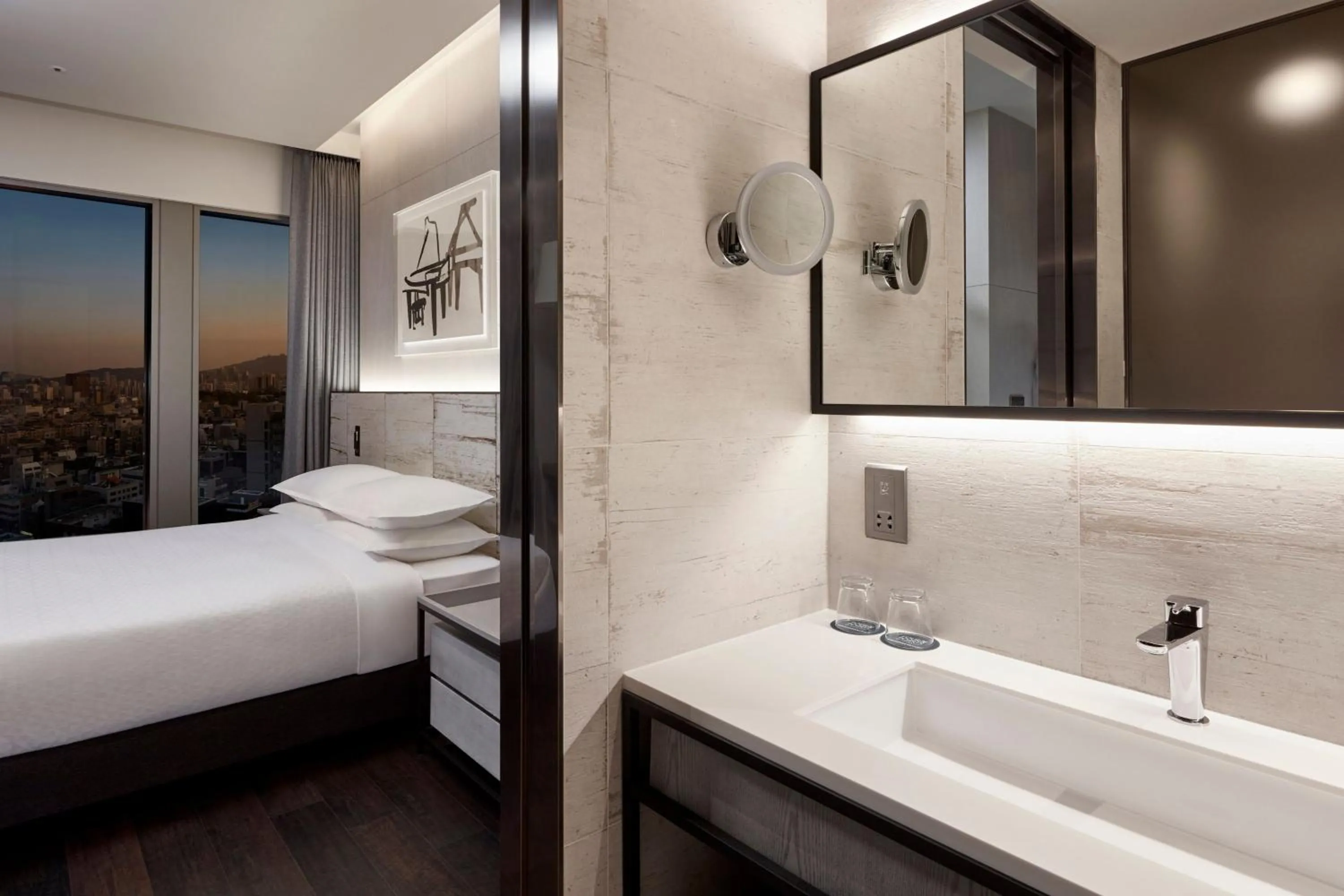 Bathroom, Bed in Four Points by Sheraton Seoul Gangnam
