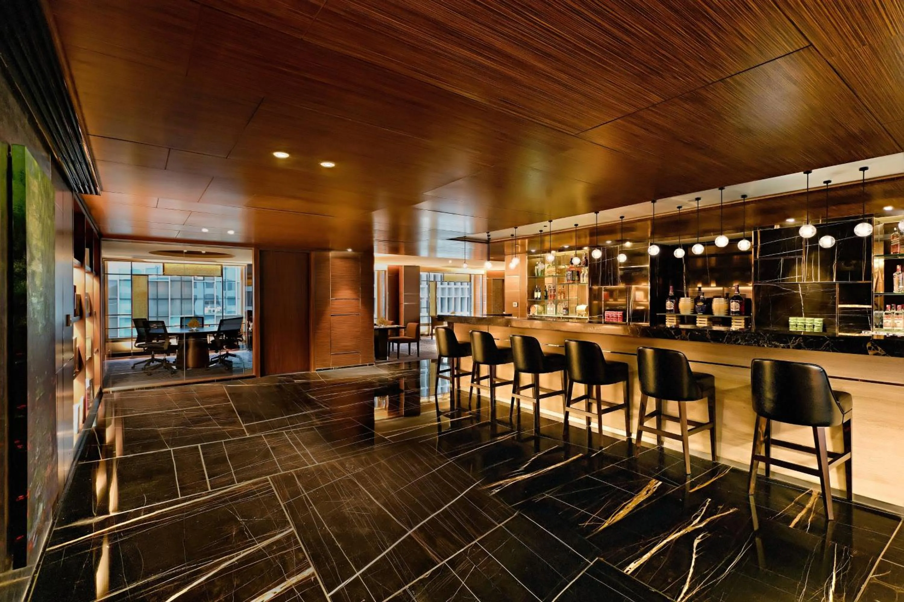 Lounge or bar in Sheraton Grand Bengaluru Whitefield Hotel & Convention Center