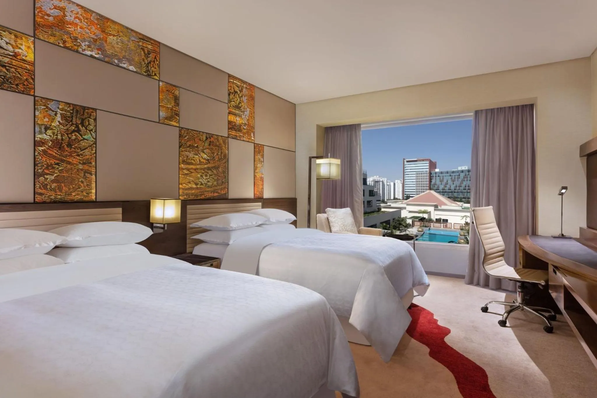 Swimming pool, Bed in Sheraton Grand Bengaluru Whitefield Hotel & Convention Center