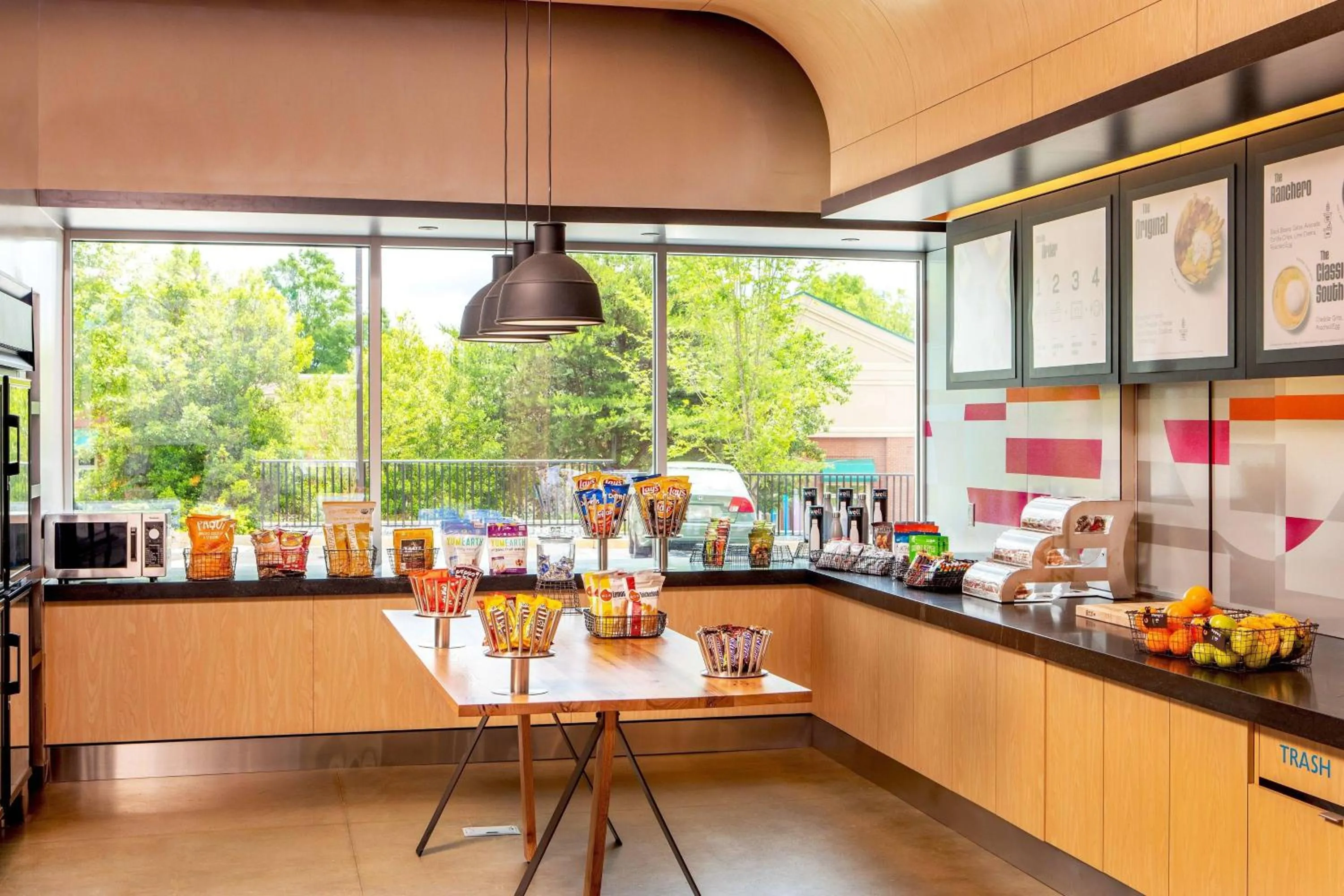 Restaurant/places to eat in Aloft Alpharetta