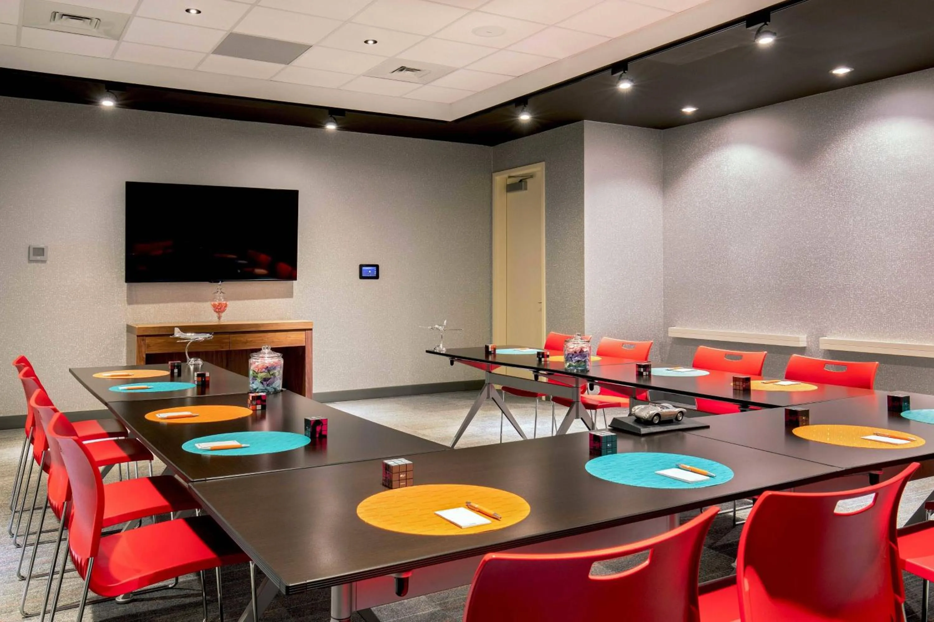 Meeting/conference room in Aloft Alpharetta
