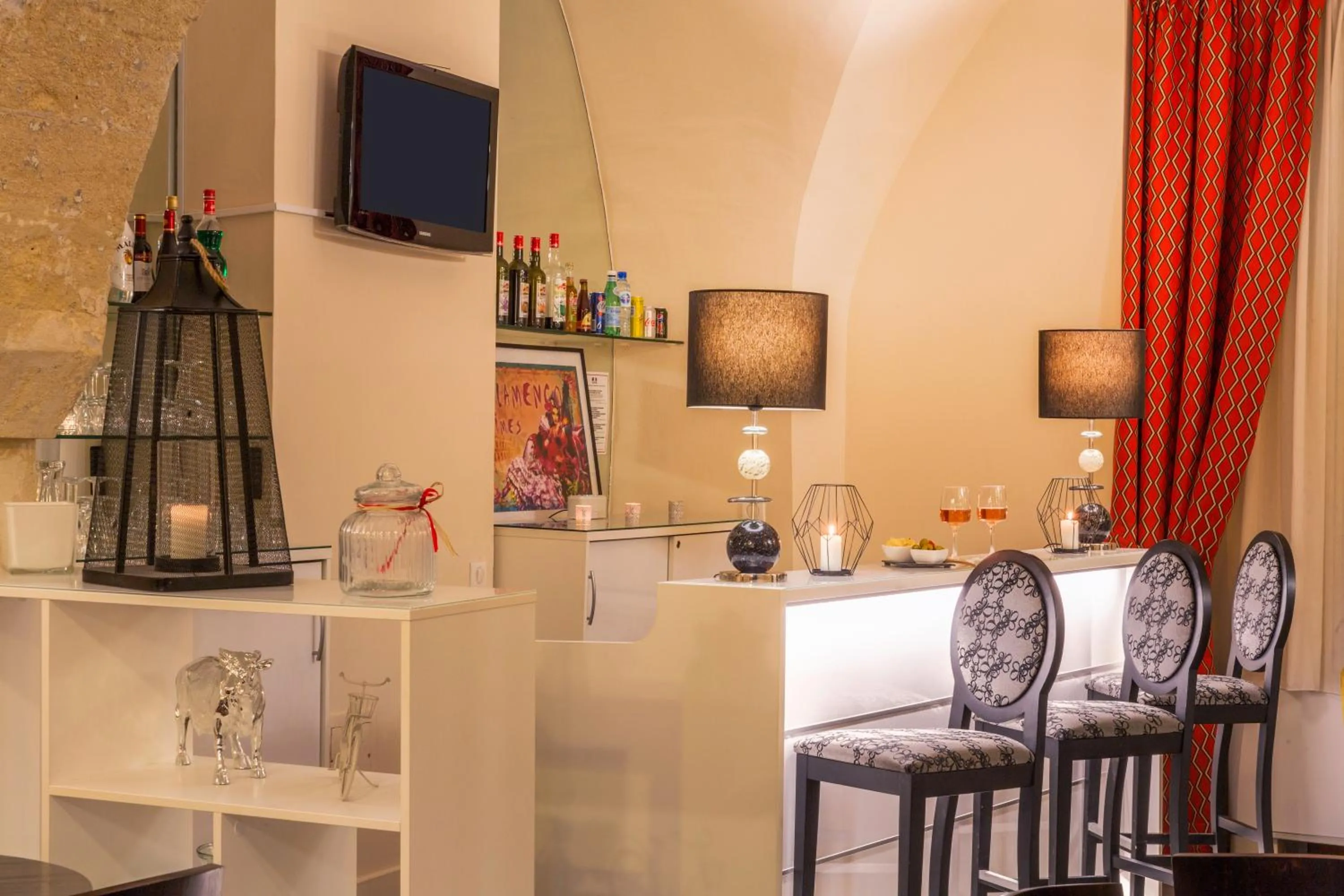 Lounge or bar in Best Western Marquis de la Baume