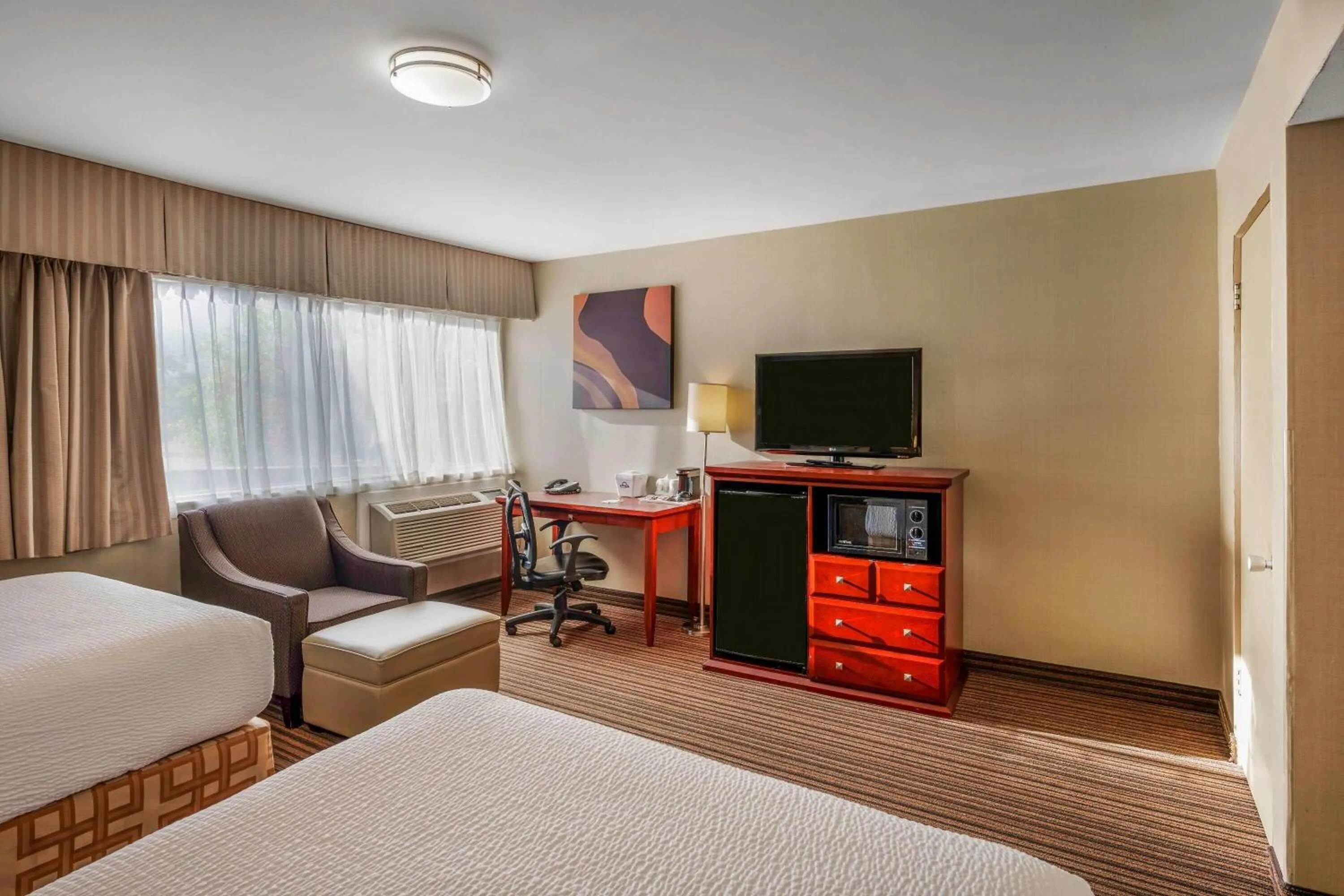 Bed in Days Inn by Wyndham Terrace