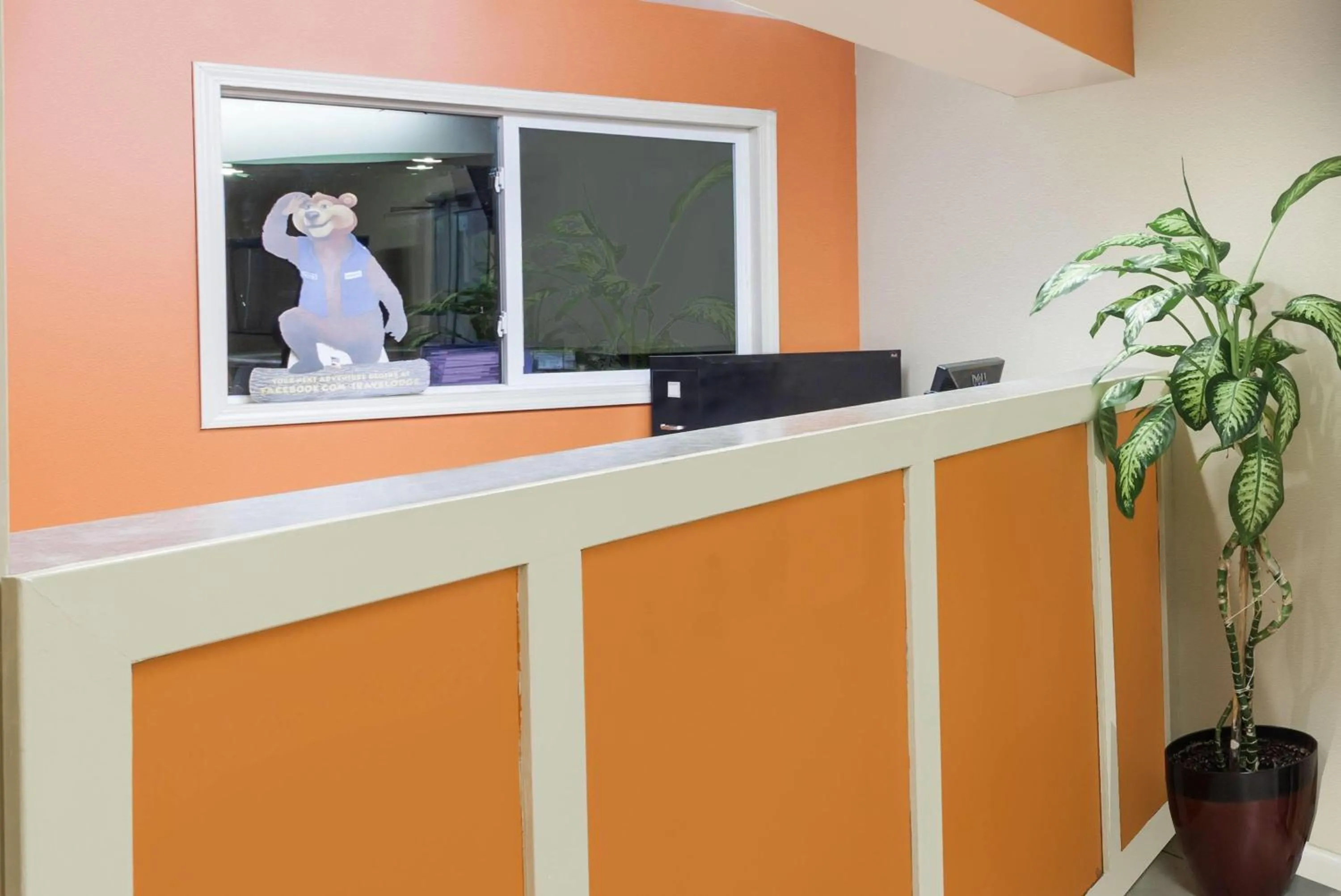 Lobby or reception in Travelodge by Wyndham Seymour