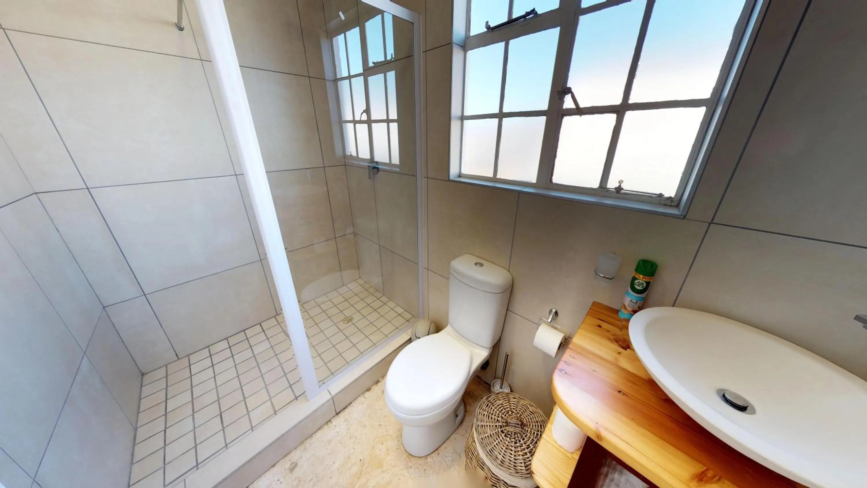 Shower in Swartberg Pass Cottages - Kobus Se Gat